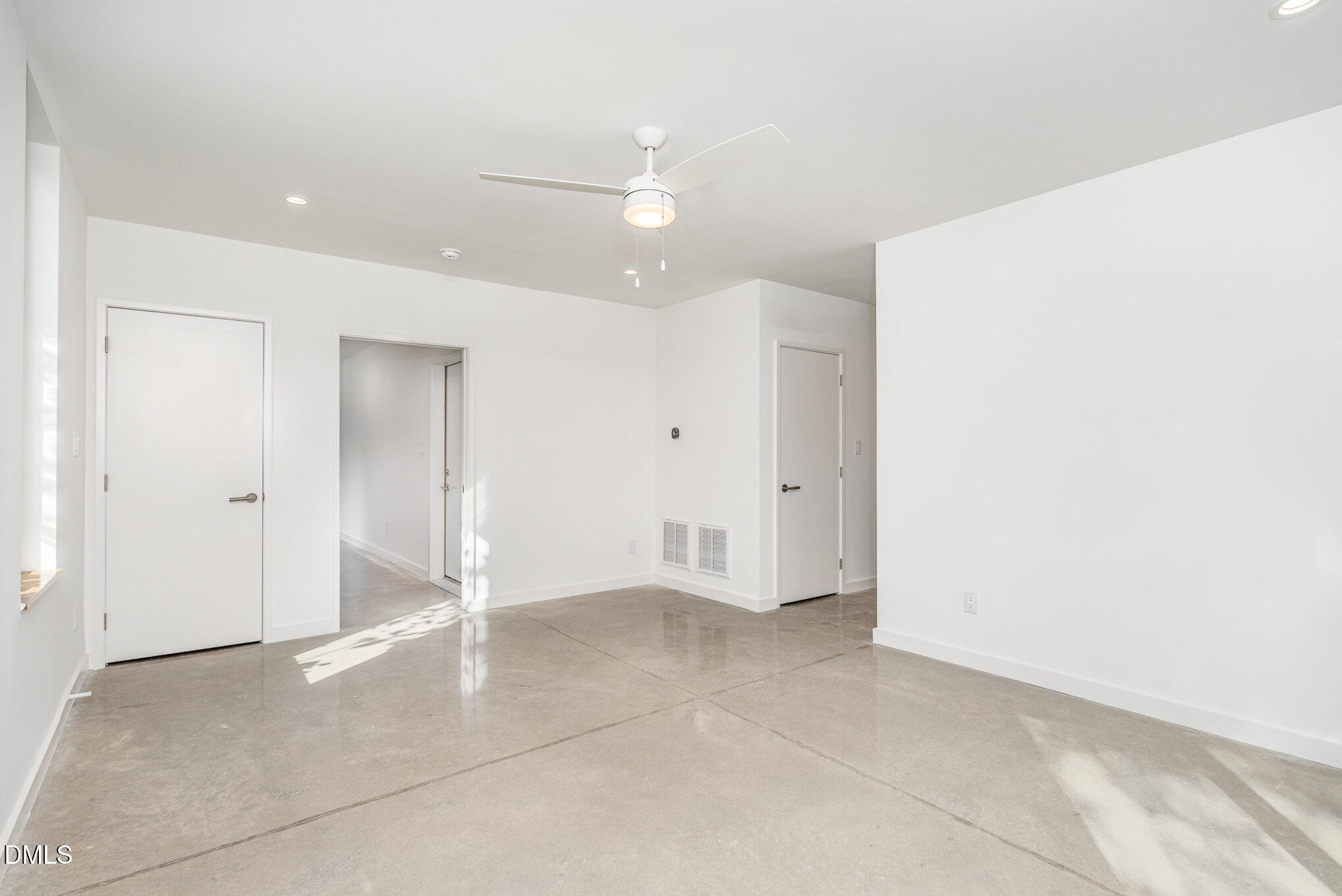 515 W Lenoir Street 102