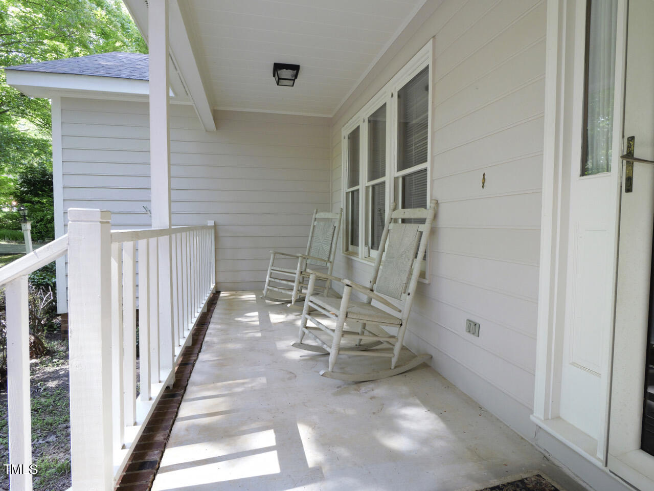 637 Shadywood Lane