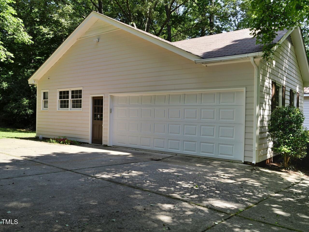 637 Shadywood Lane