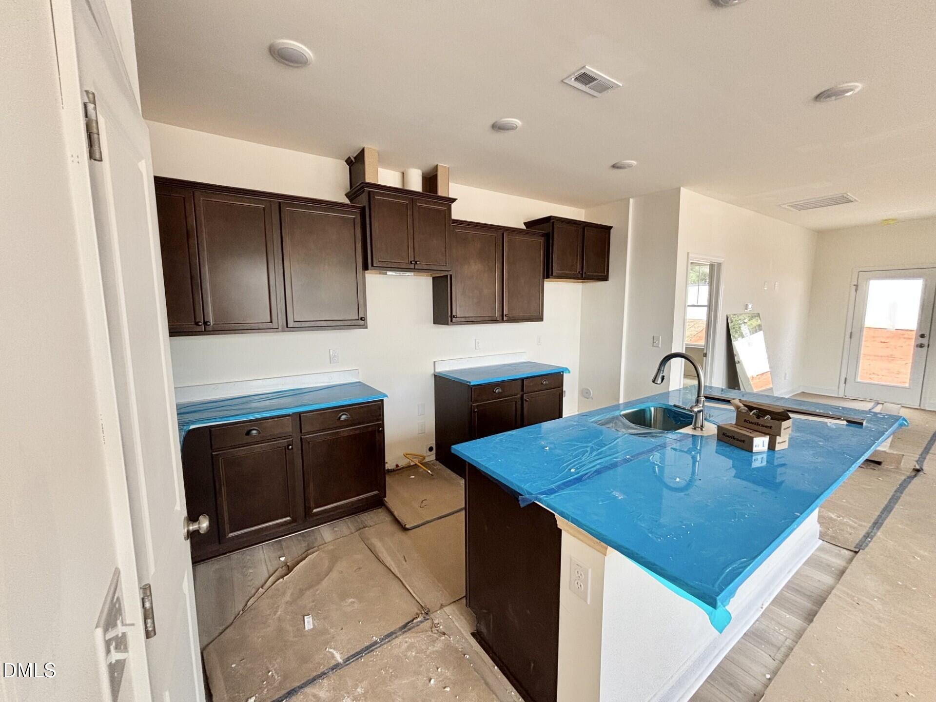 25 Gerrad Street 69