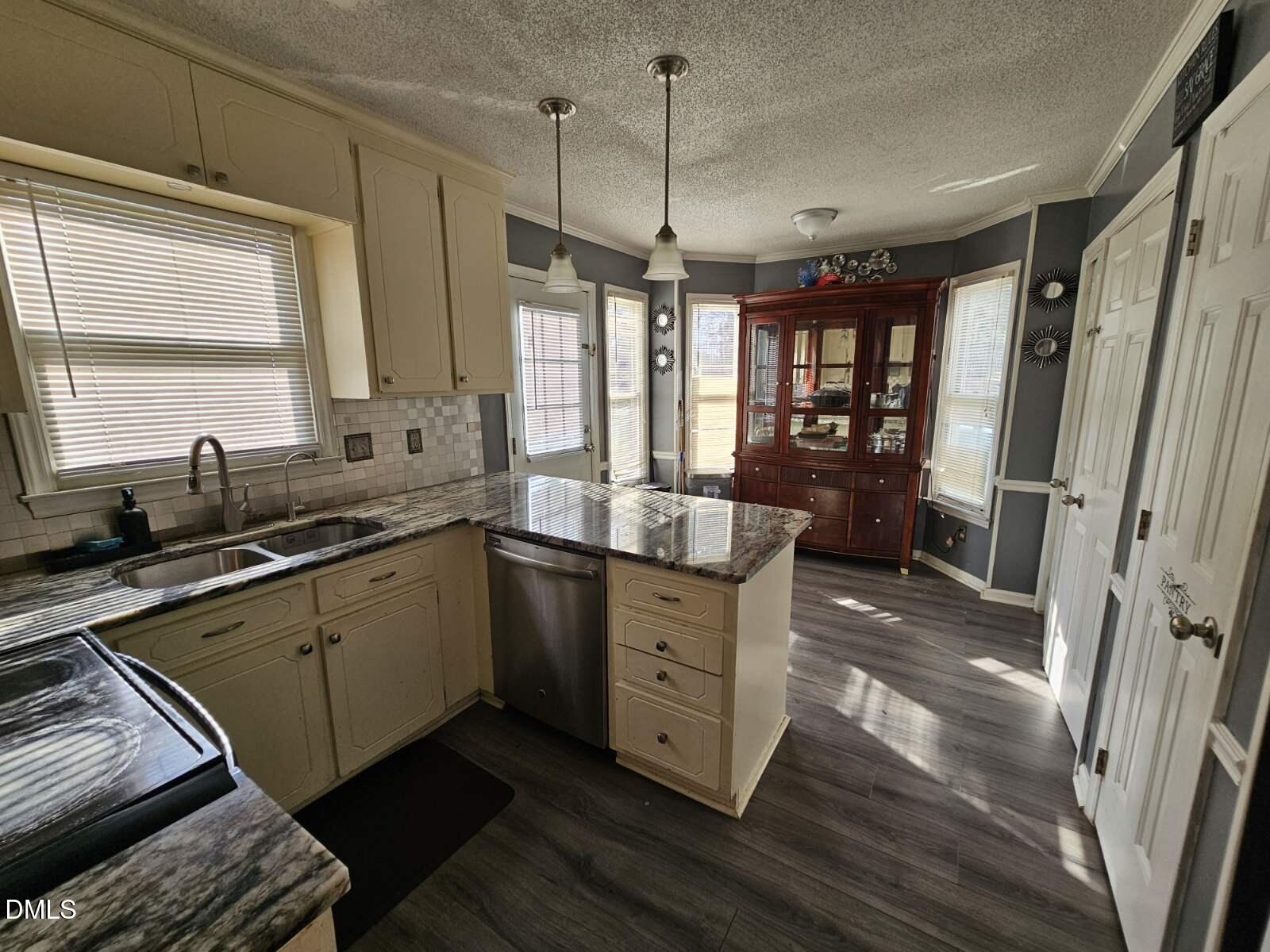 4205 Knightsbridge Way