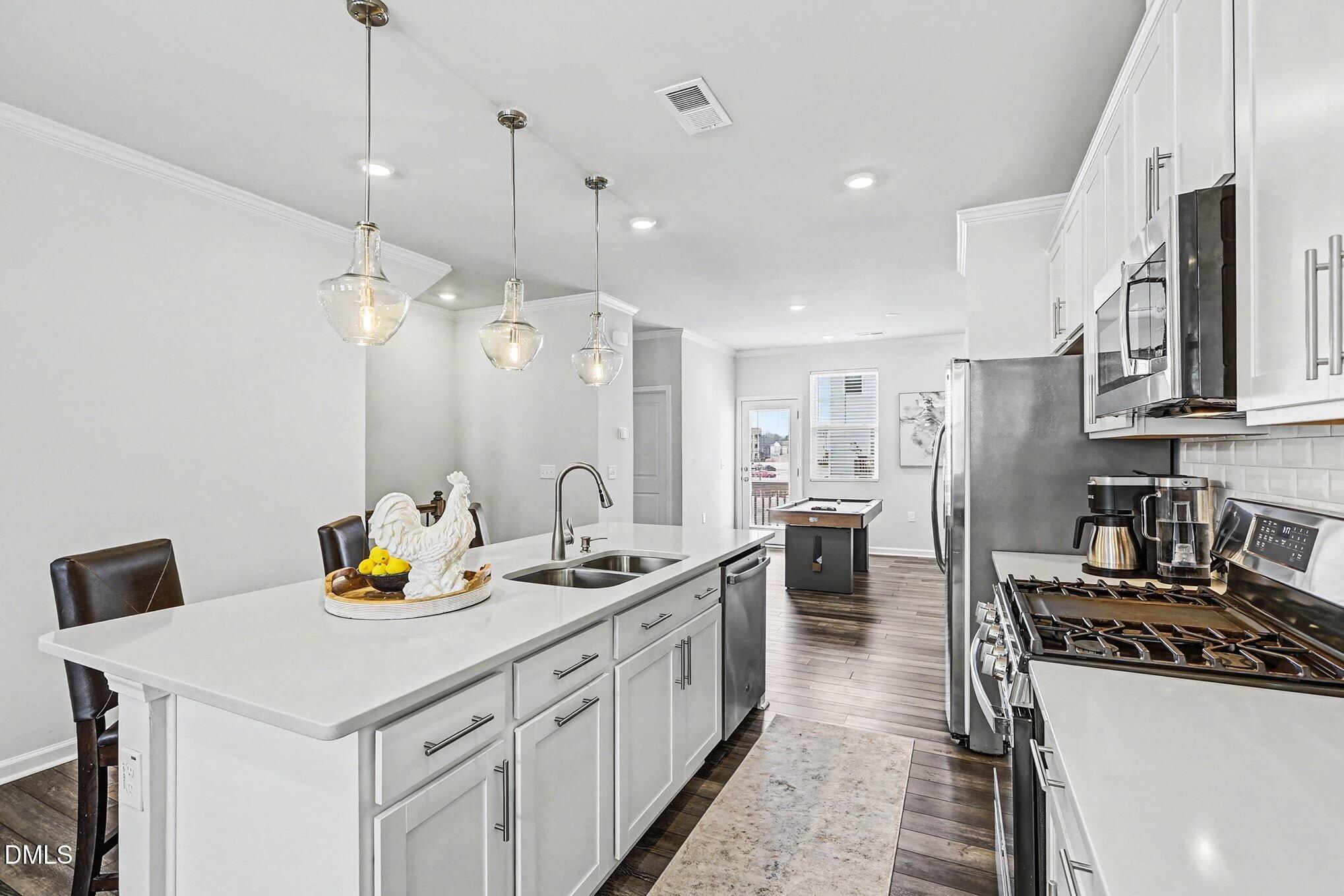 2528 Chert Lane