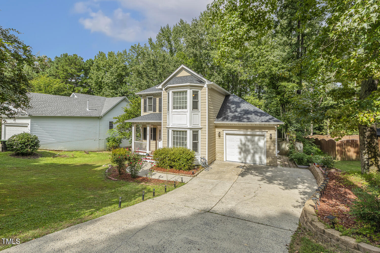 1916 Kelly Glen Dr. Drive