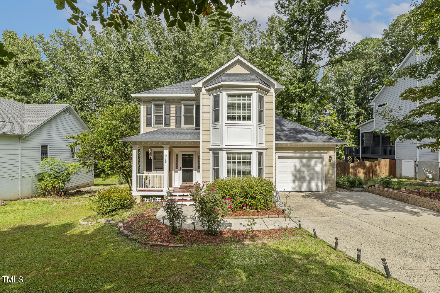 1916 Kelly Glen Dr. Drive