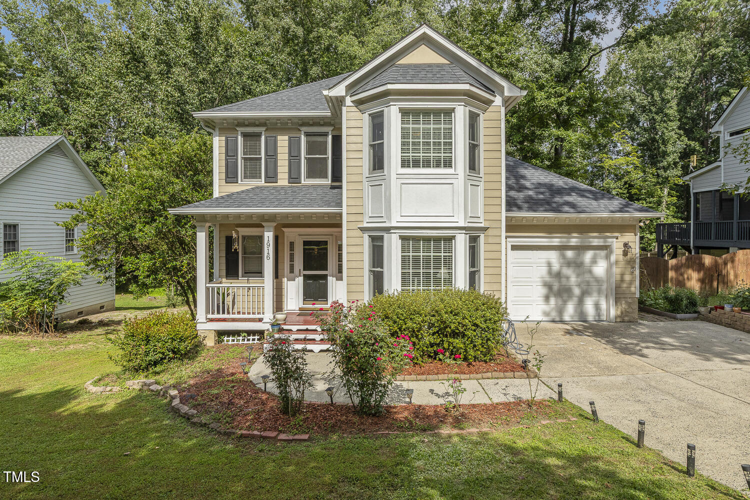 1916 Kelly Glen Dr. Drive