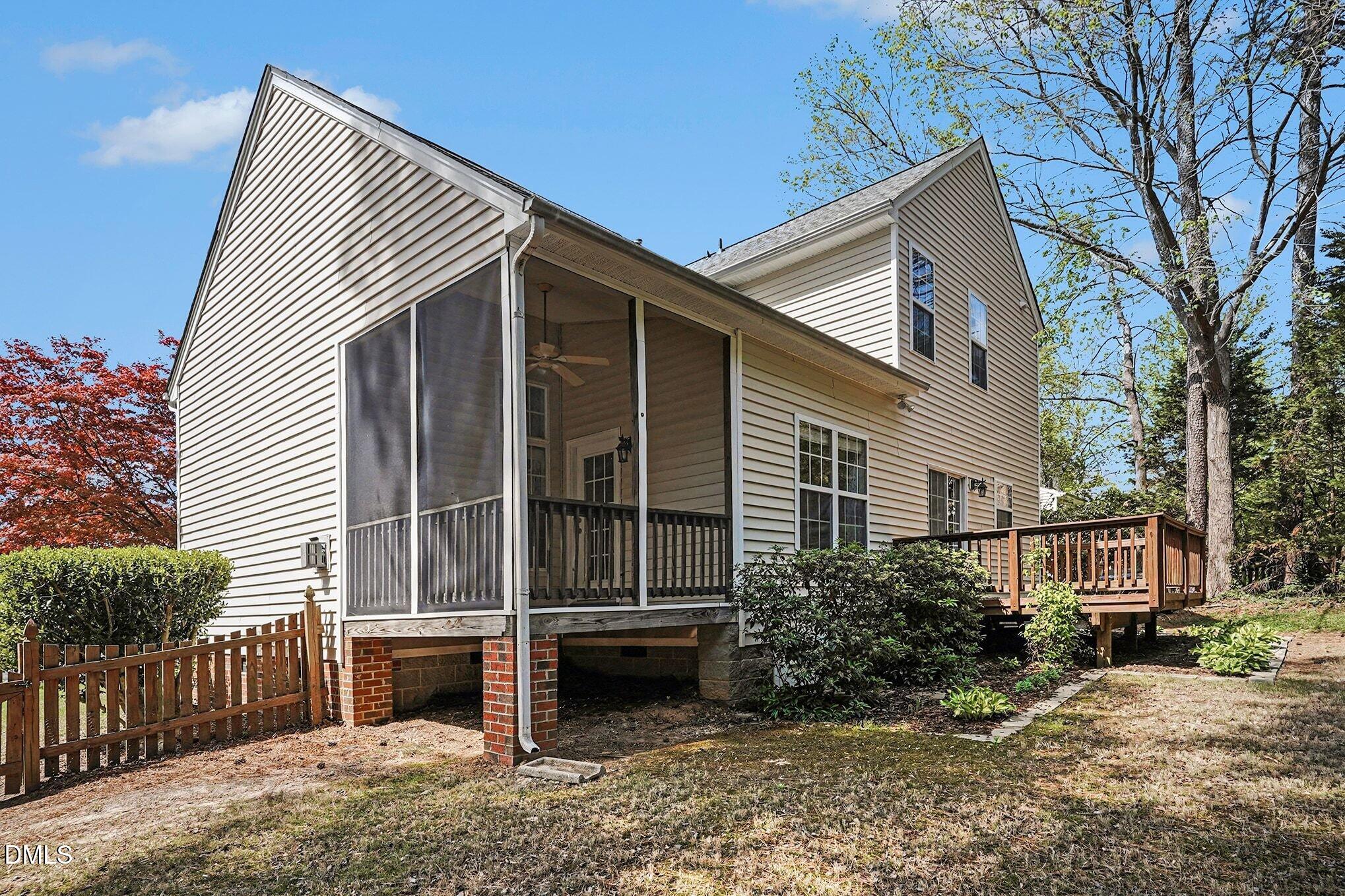 1713 Magnolia Oak Place