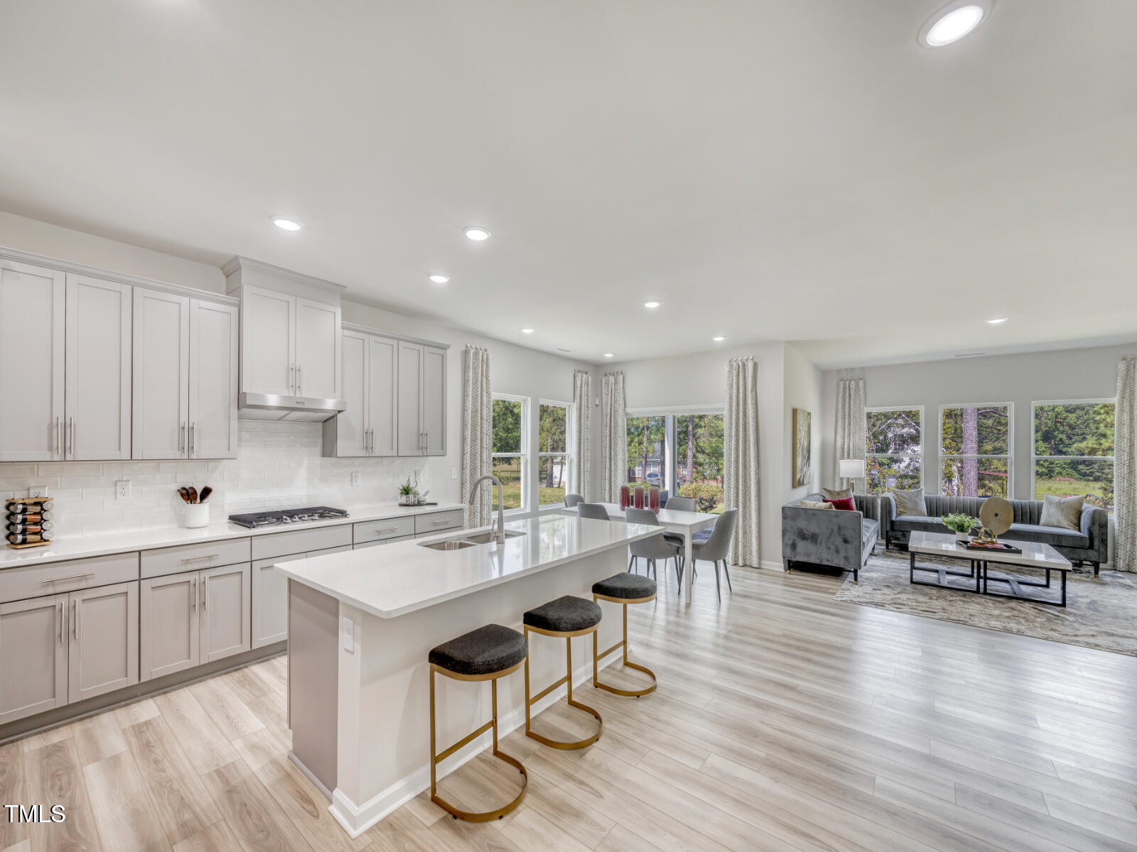 701 Deschutes Drive