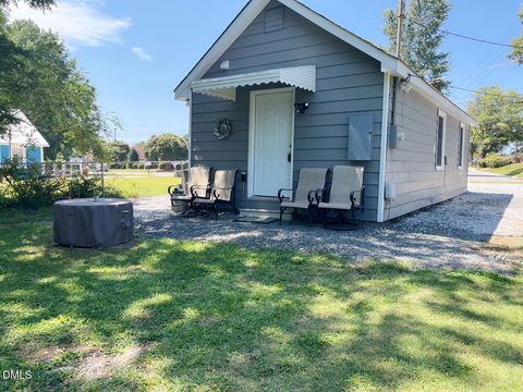 Photo of 902 E Main Street, Clayton, NC 27520 (MLS # 10161044)