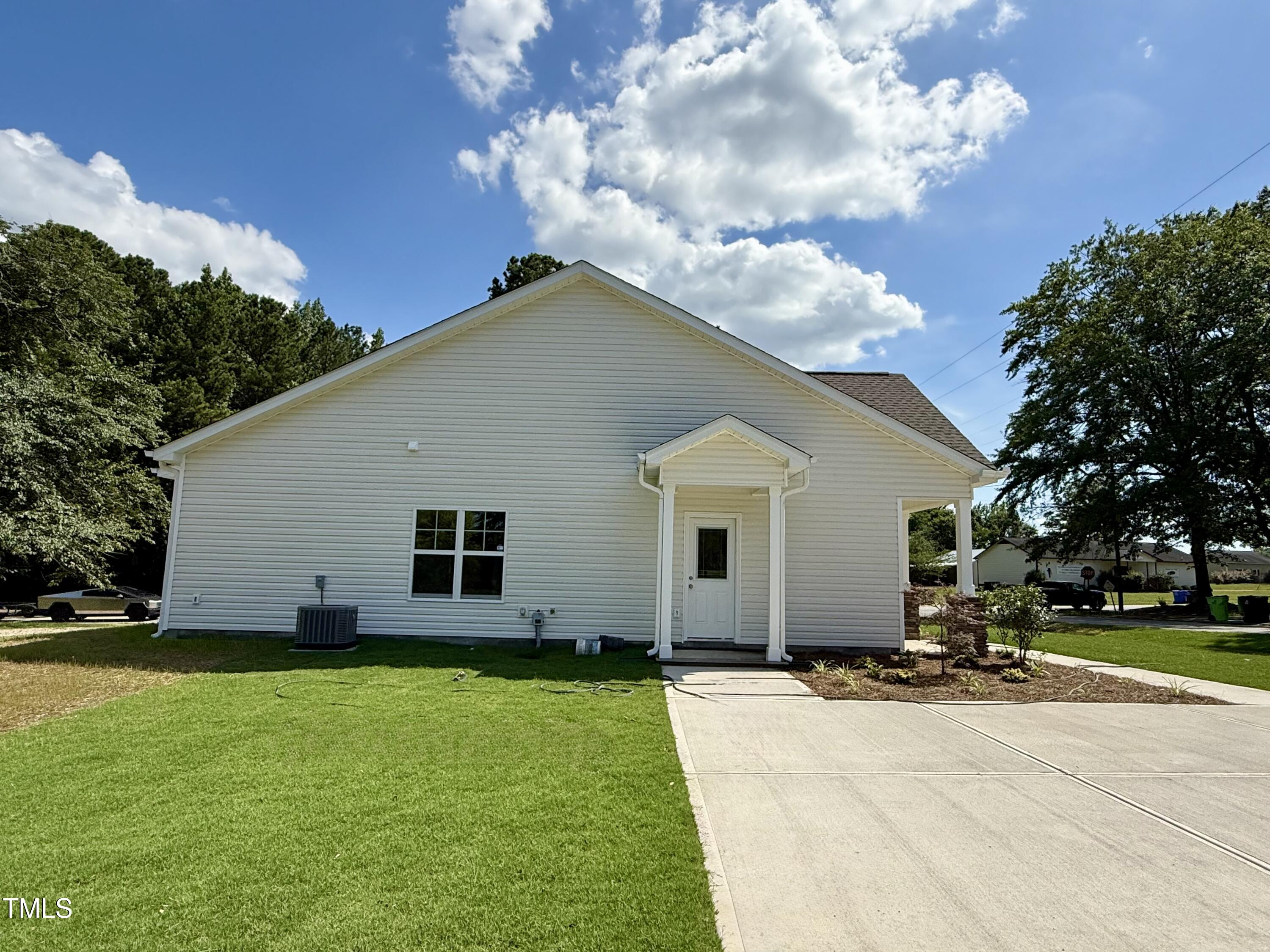 172 W Old Road