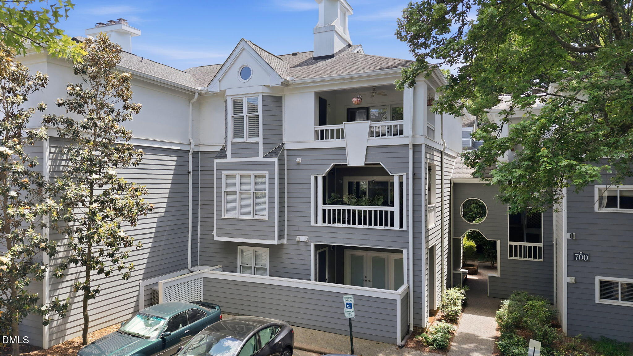 700 Bishops Park 306