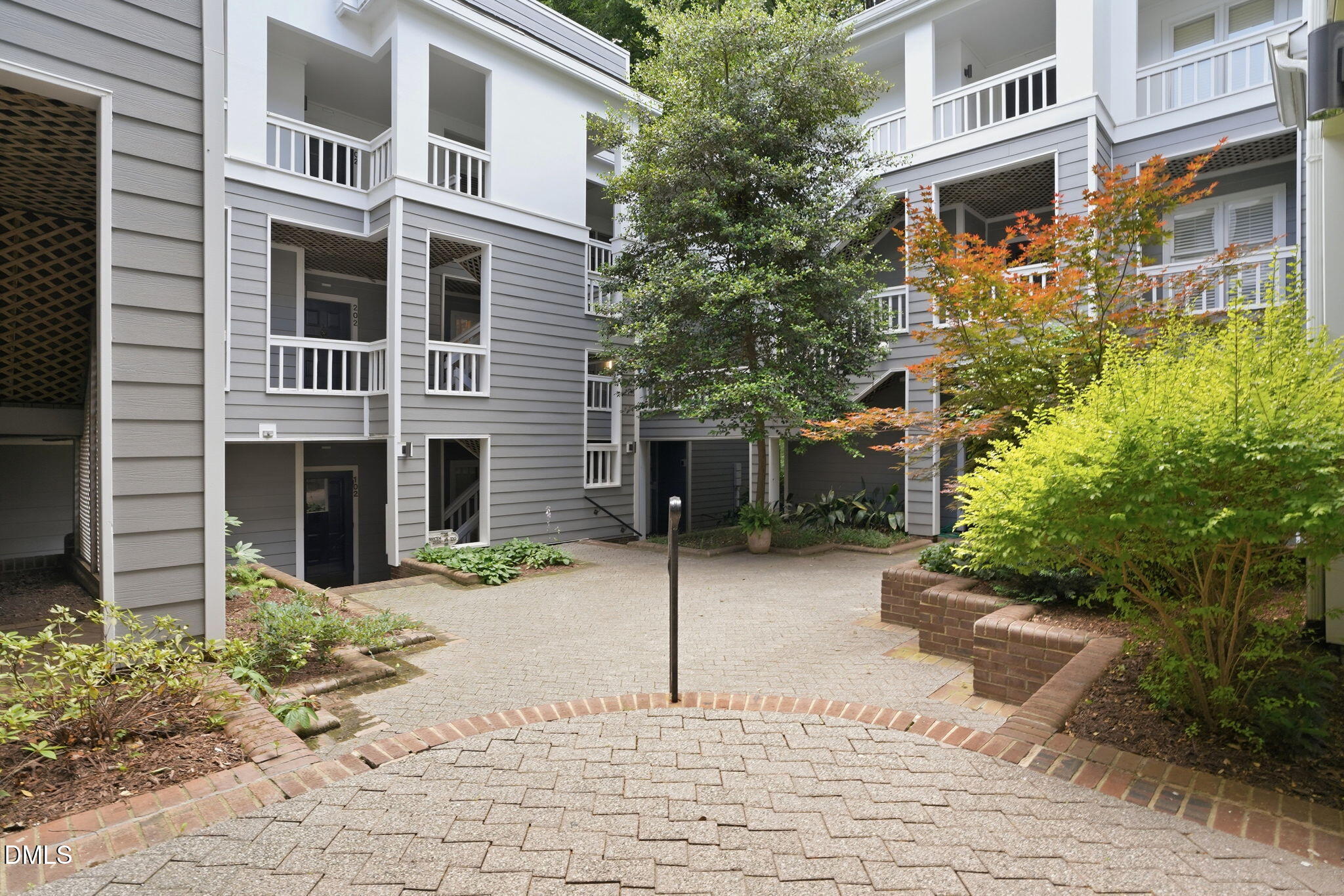 700 Bishops Park 306