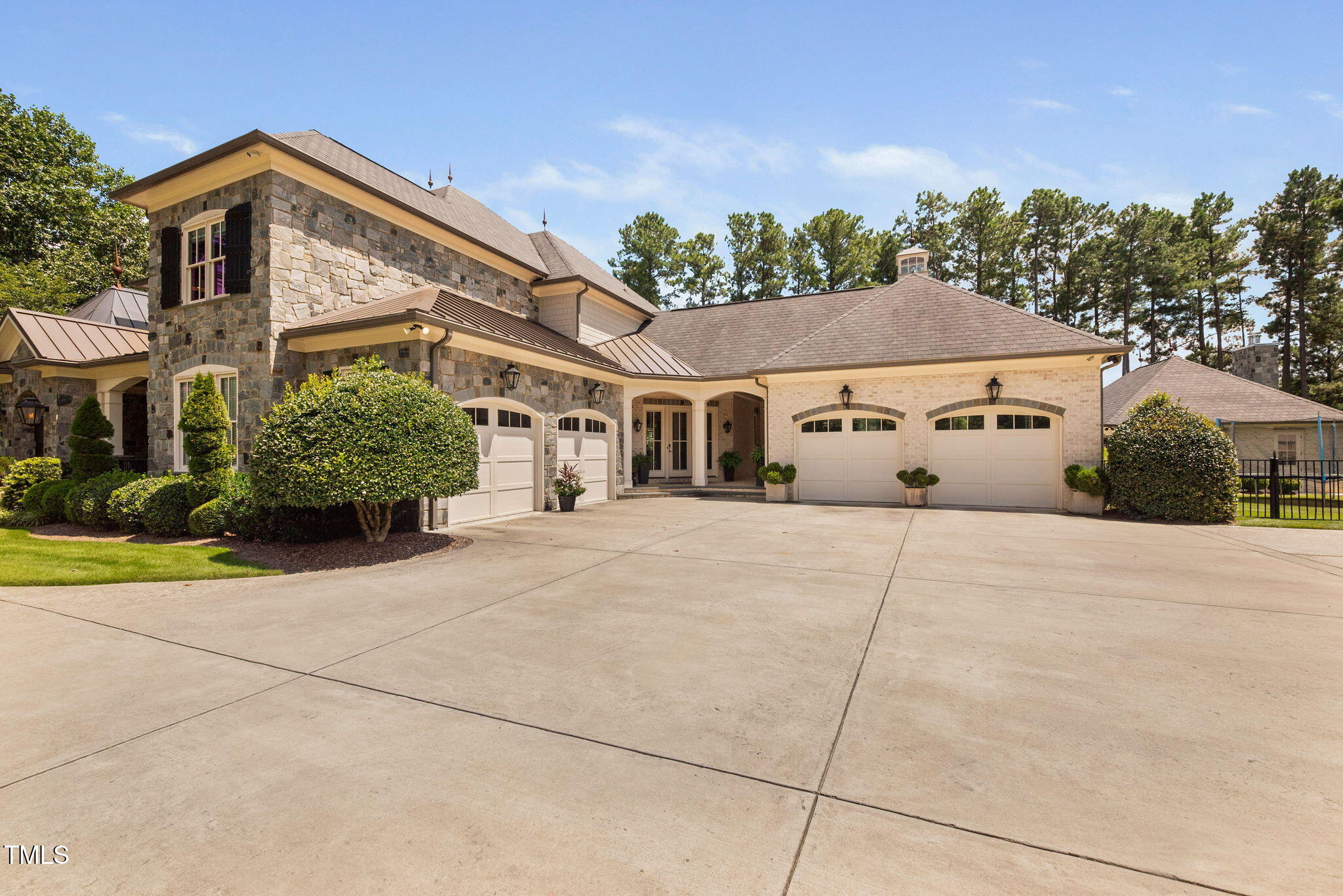 1340 Eagleson Lane