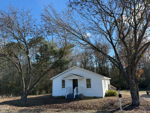 895 Stewart Road Four Oaks NC 27524