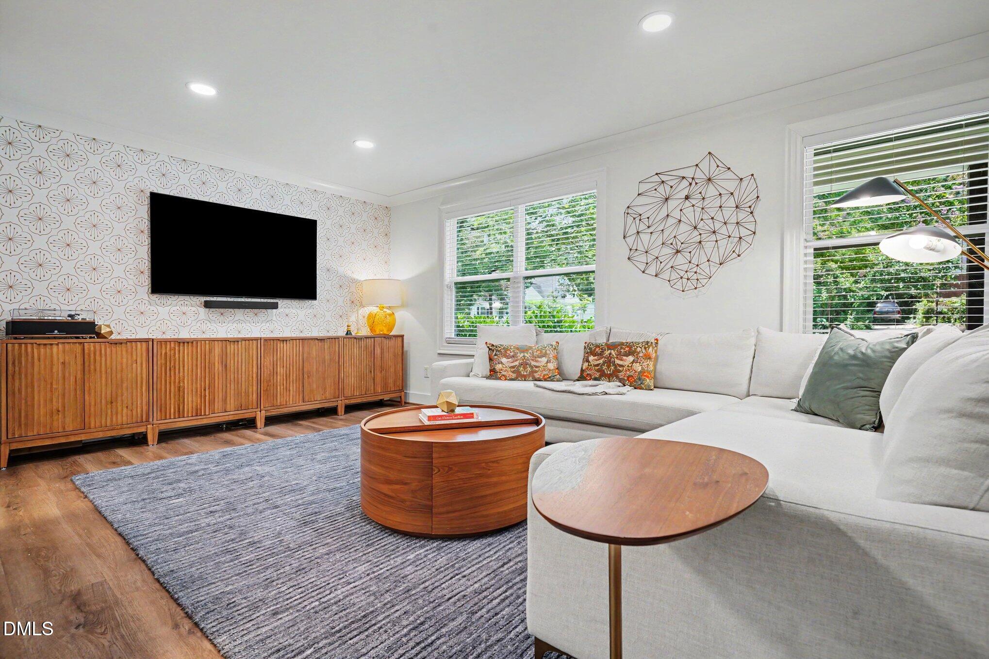308 N King Charles Road