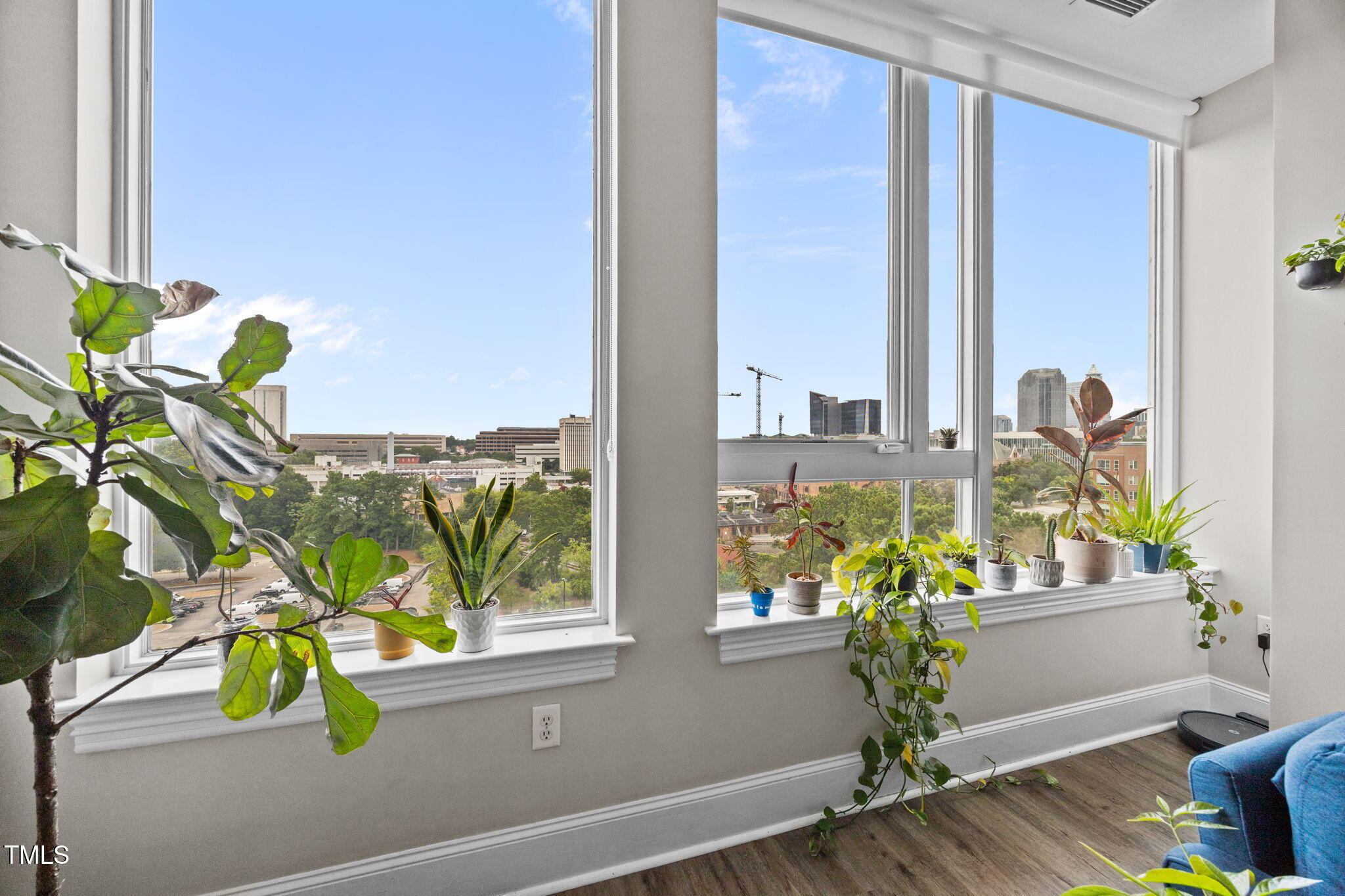 400 W North Street 1028