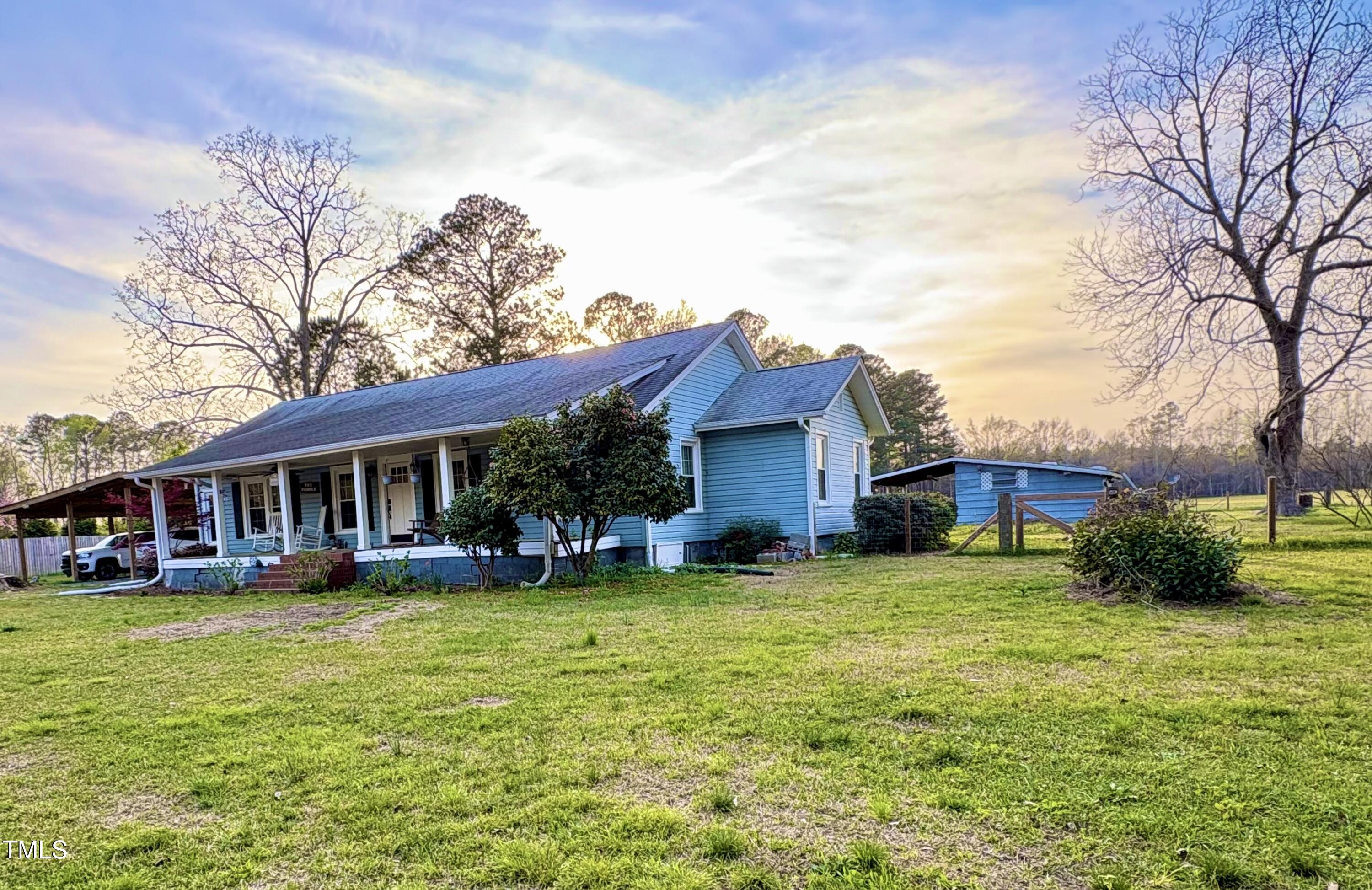 8211 Julian Road