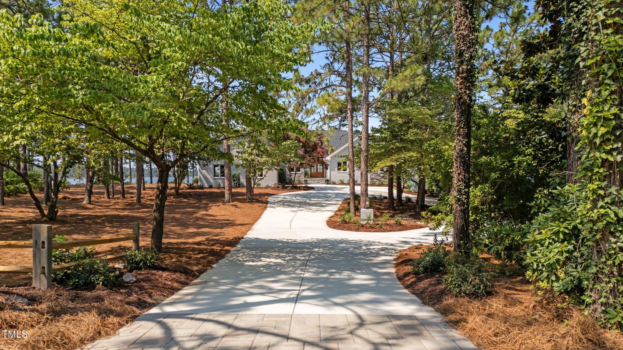 106 Mace Point
