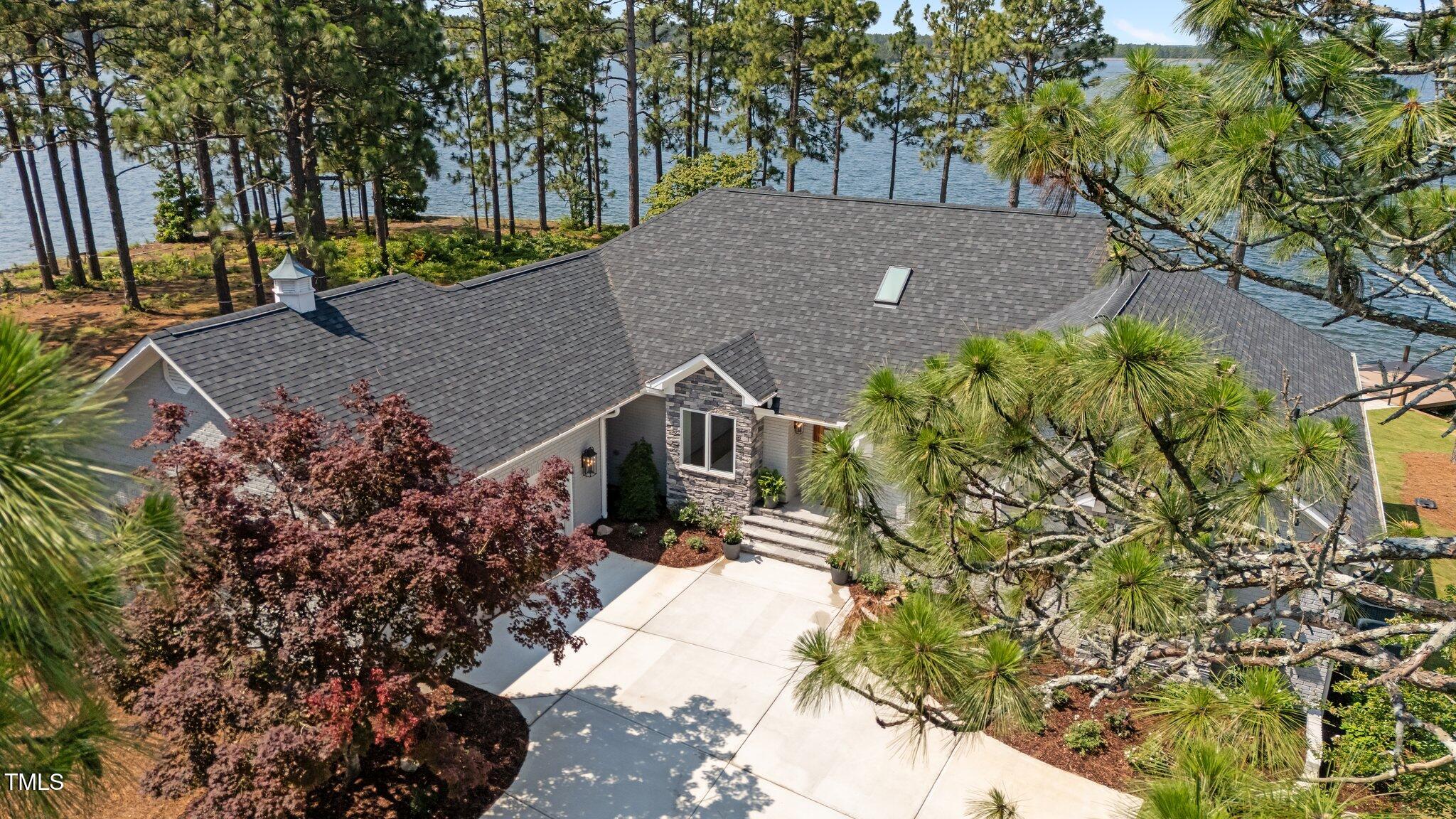 106 Mace Point
