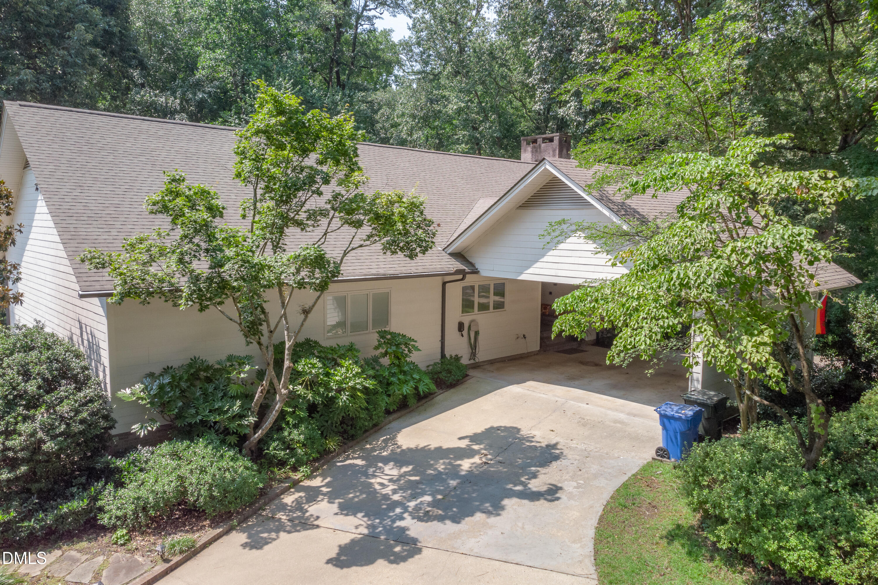 1015 Cardinal Drive NW
