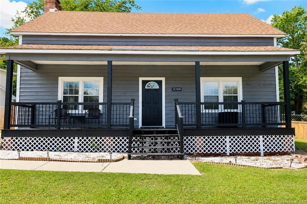 3709 Clearwater Drive