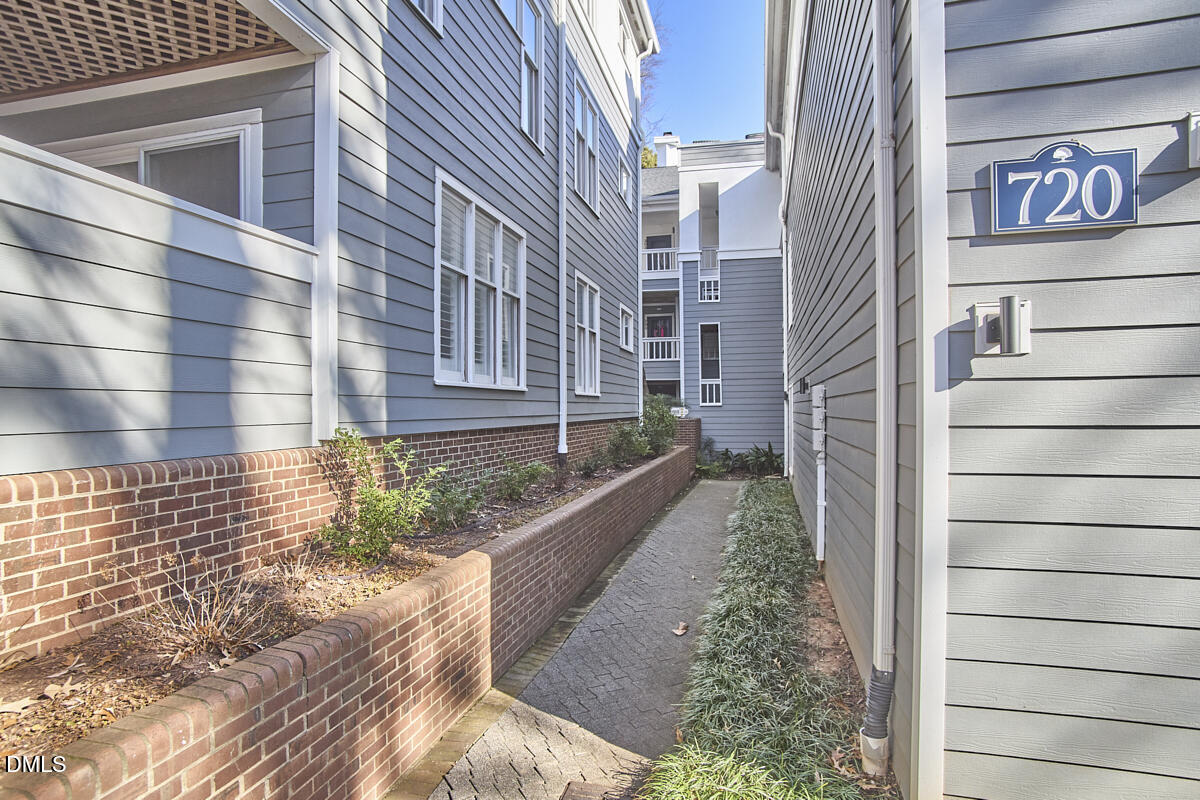 720 Bishops Park Drive 101