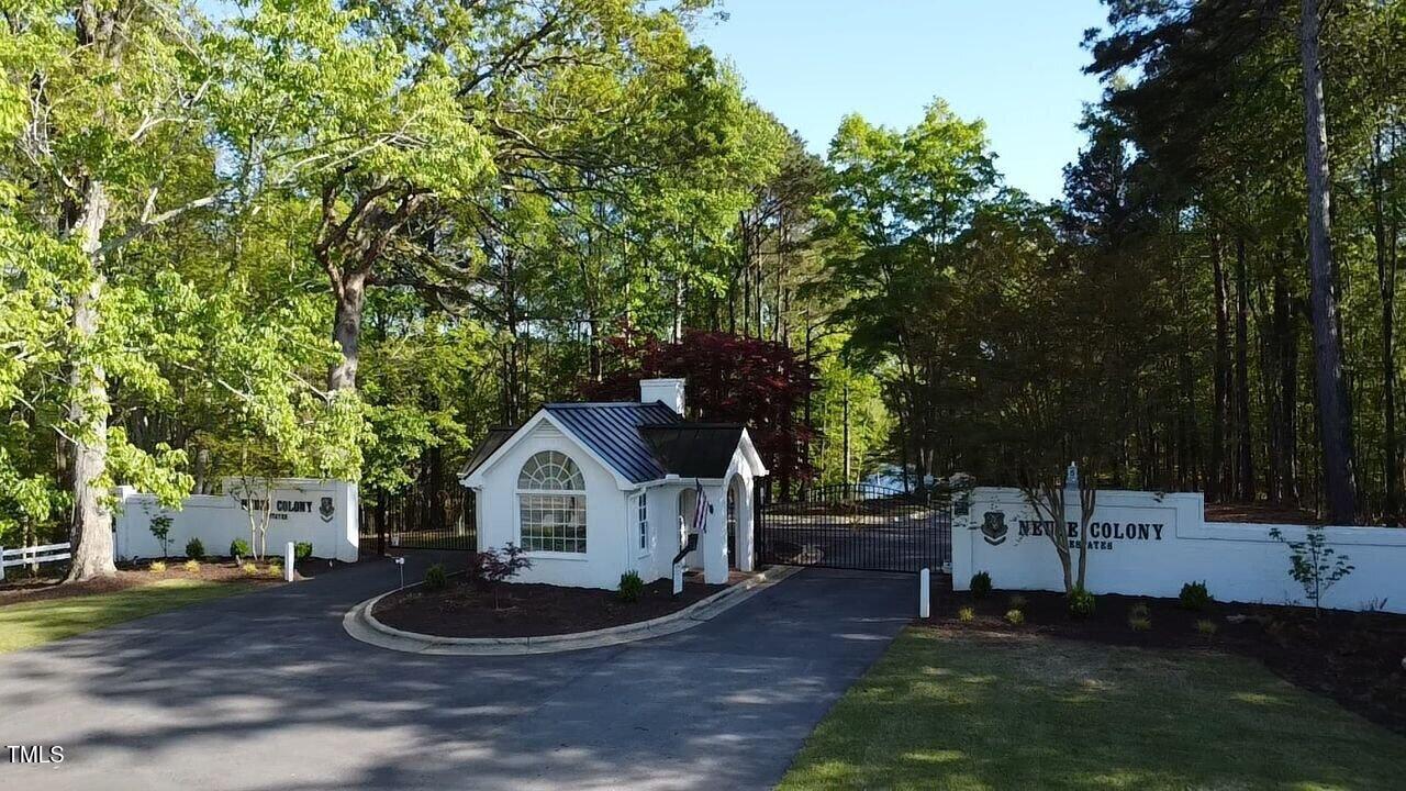 2000 Mountain Laurel Drive