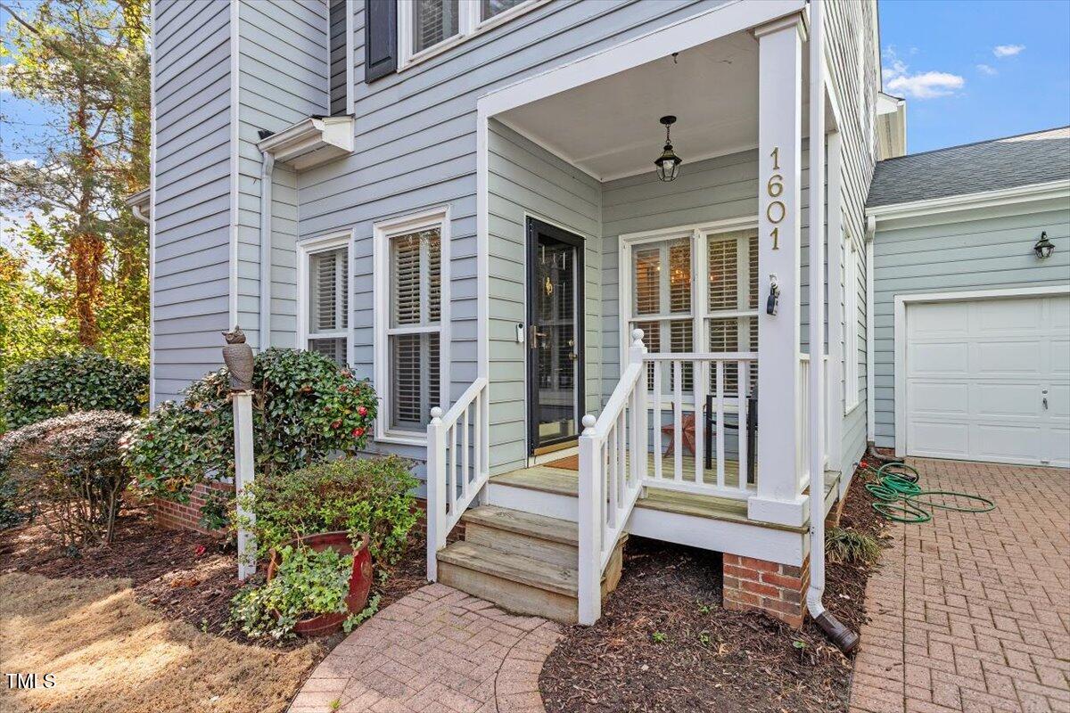 1601 Dunraven Drive