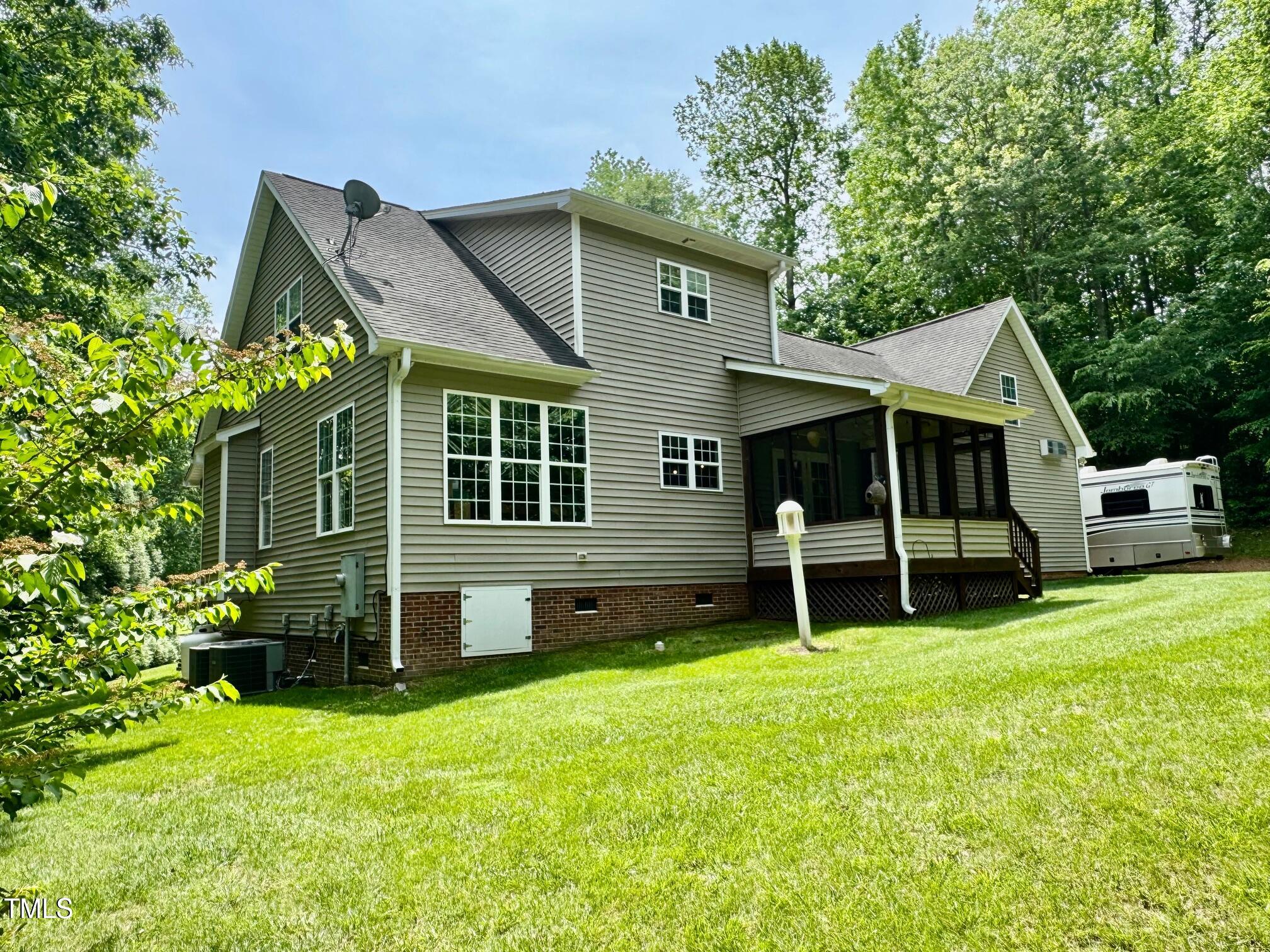 327 Beavertail Road