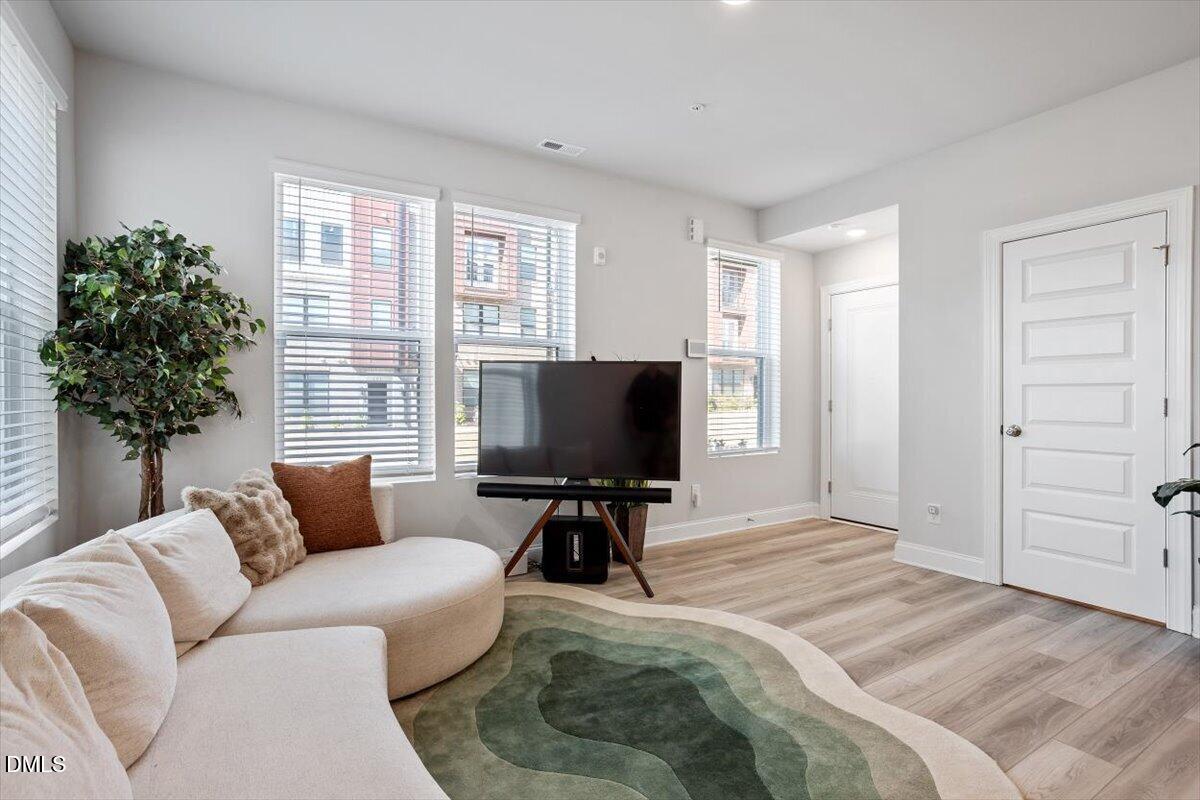 1234 Coach Station Alley 101