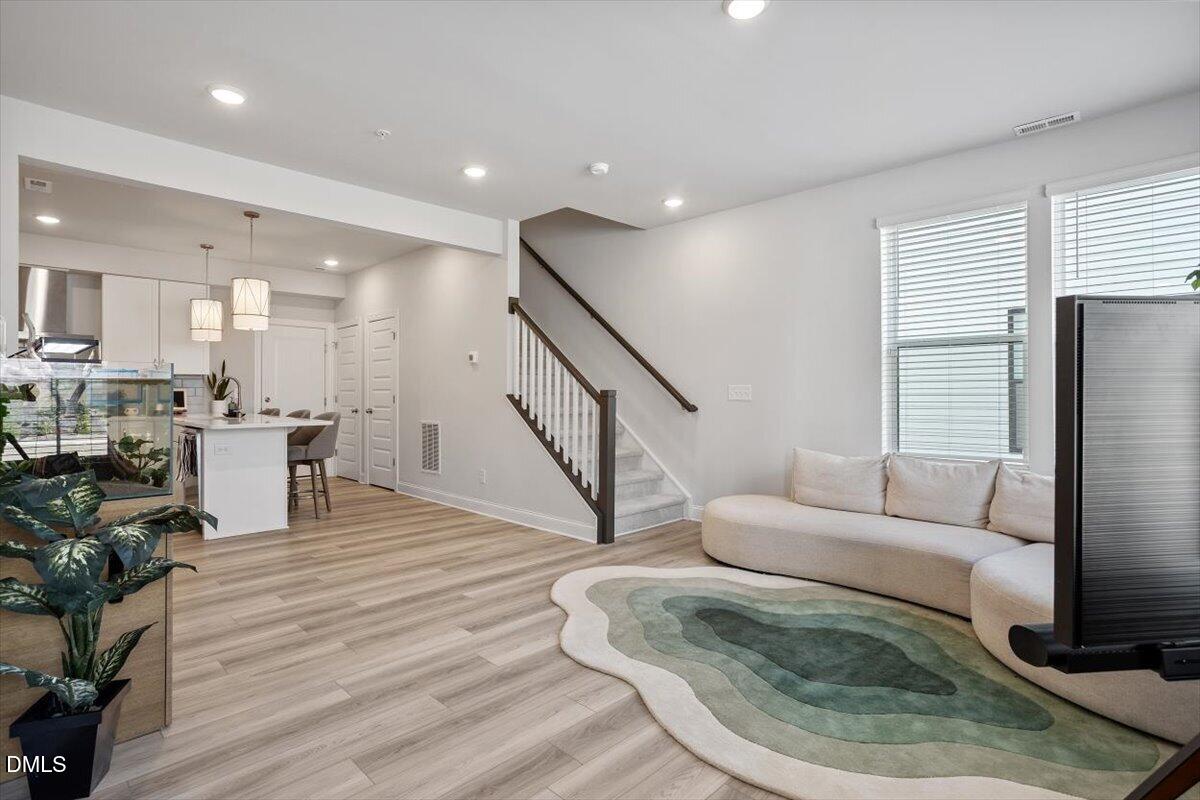 1234 Coach Station Alley 101