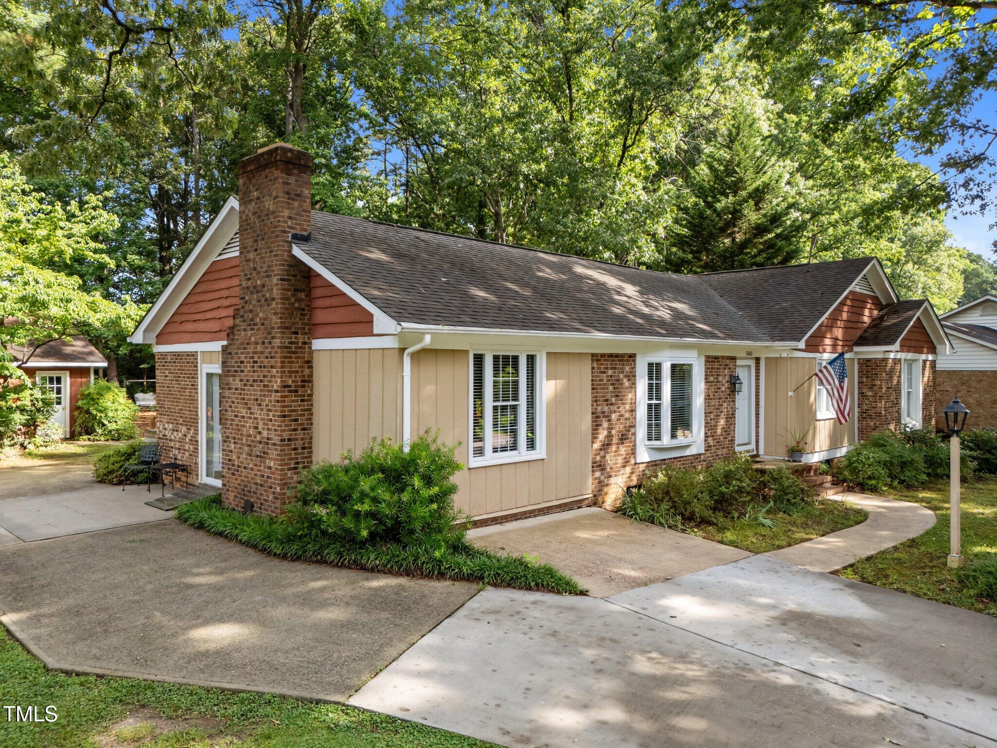 1040 Ivy Lane