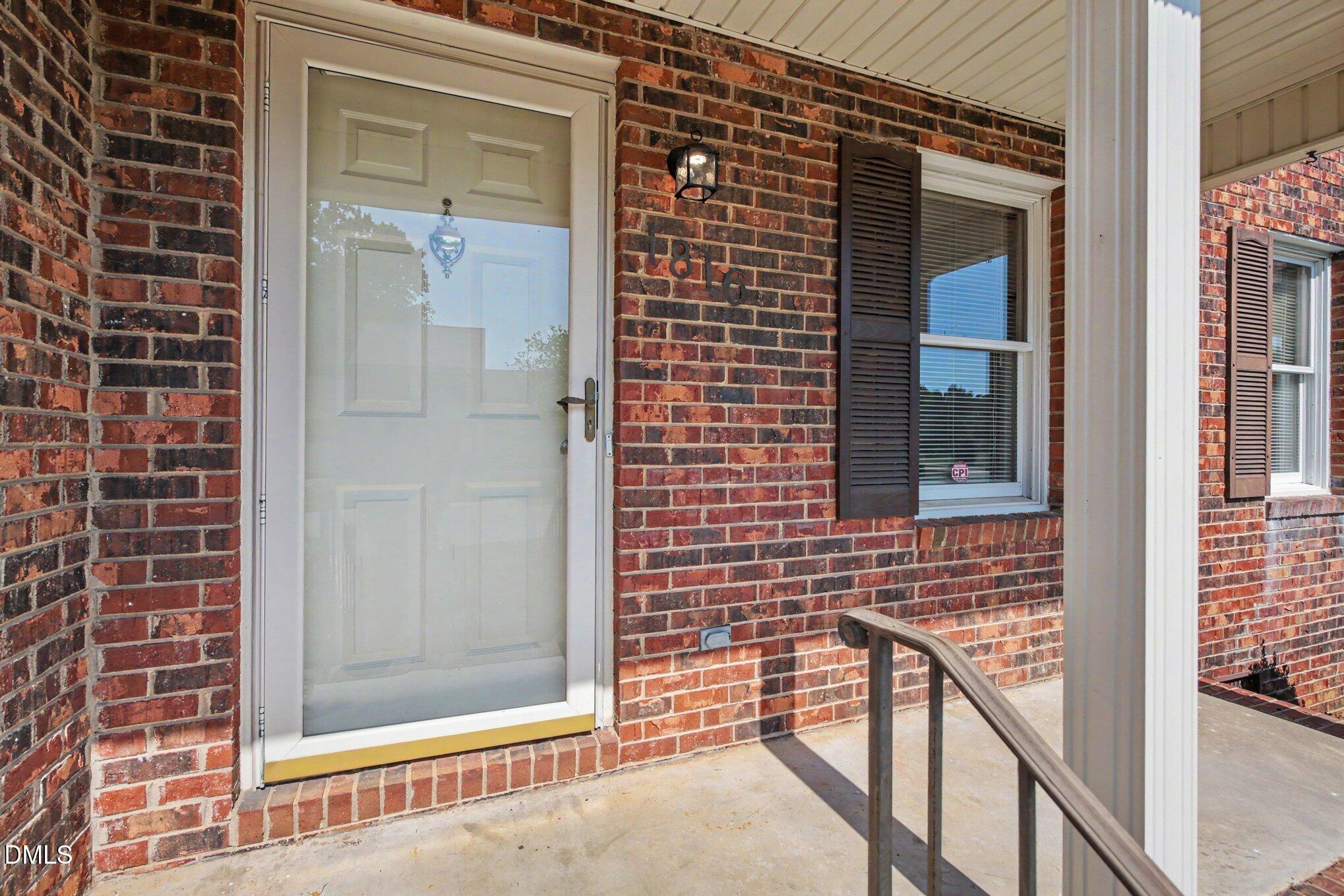 1816 Meadowview Drive