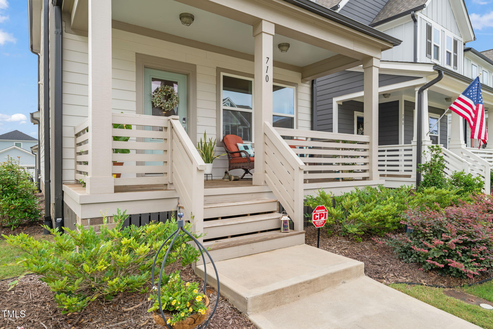 710 Vine Parkway