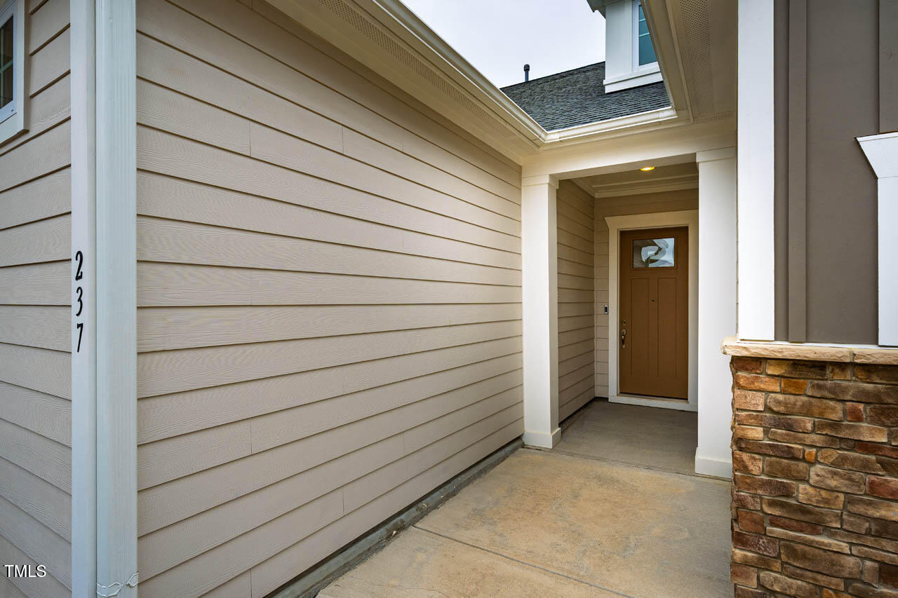 237 Abercorn Circle