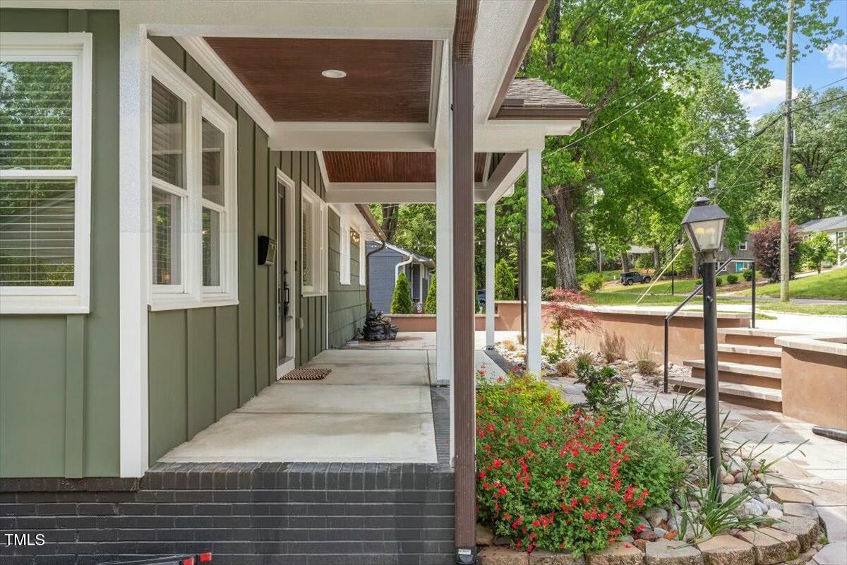 2114 Woodview Drive