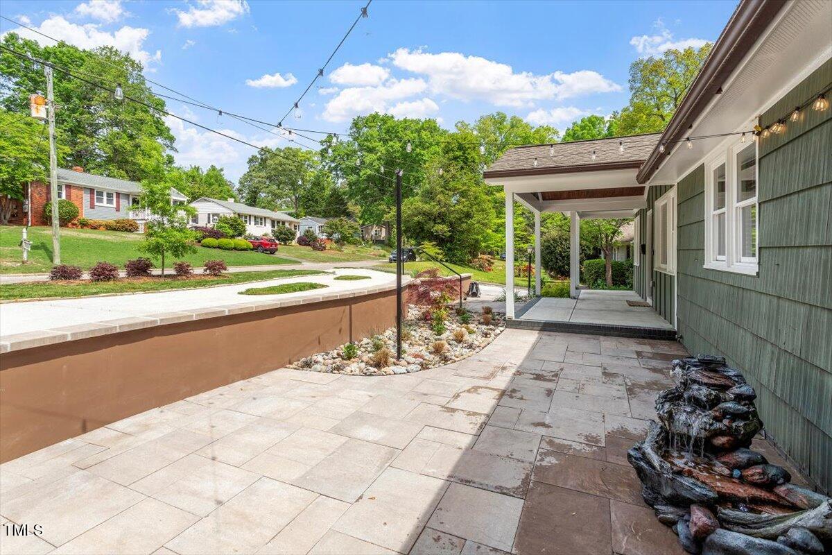2114 Woodview Drive