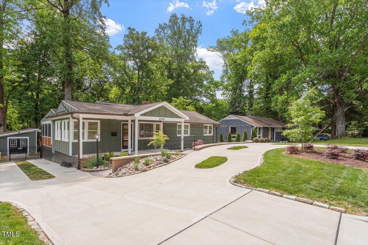 2114 Woodview Drive
