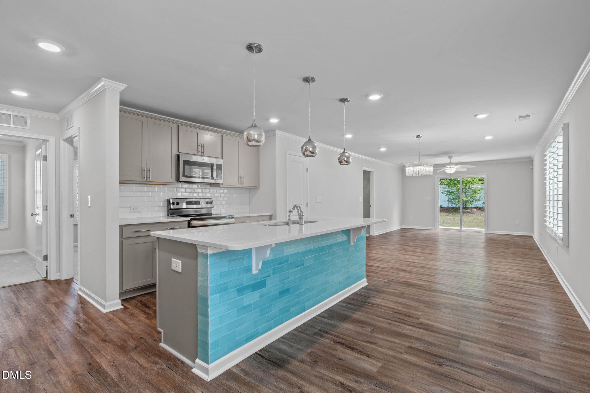 908 Bellewood Gardens Drive