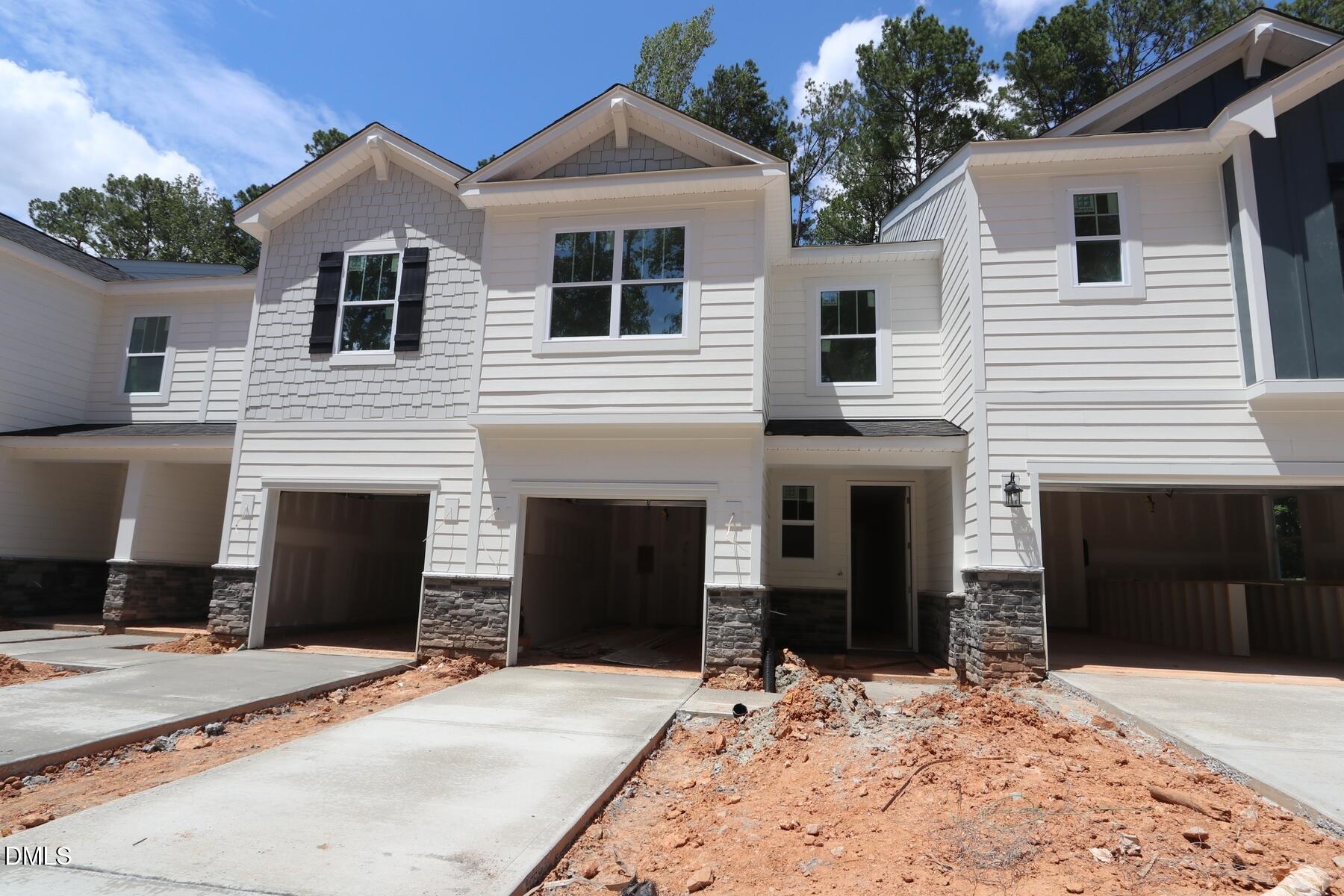 2928 Spring Manor Way