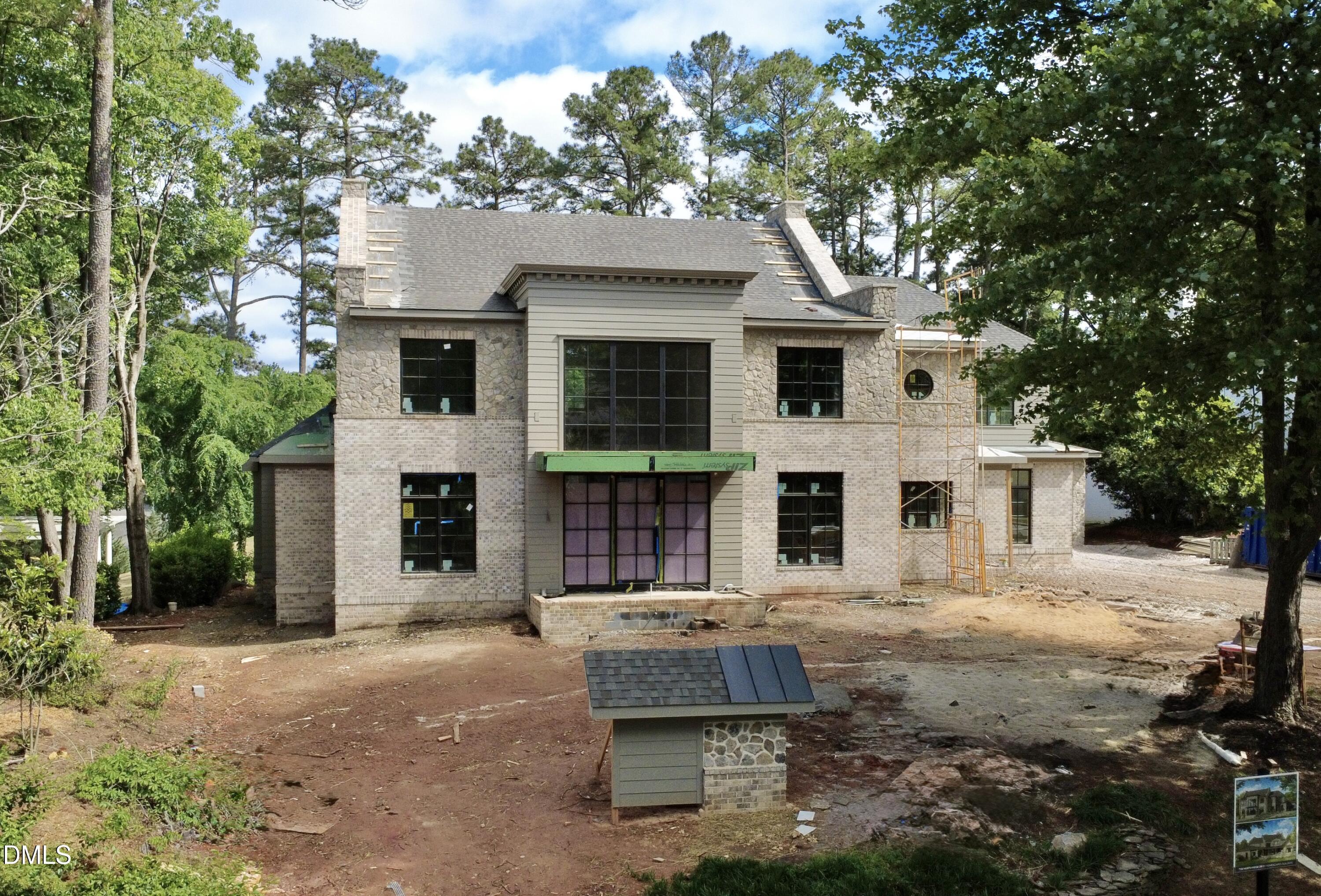 7136 North Ridge Drive