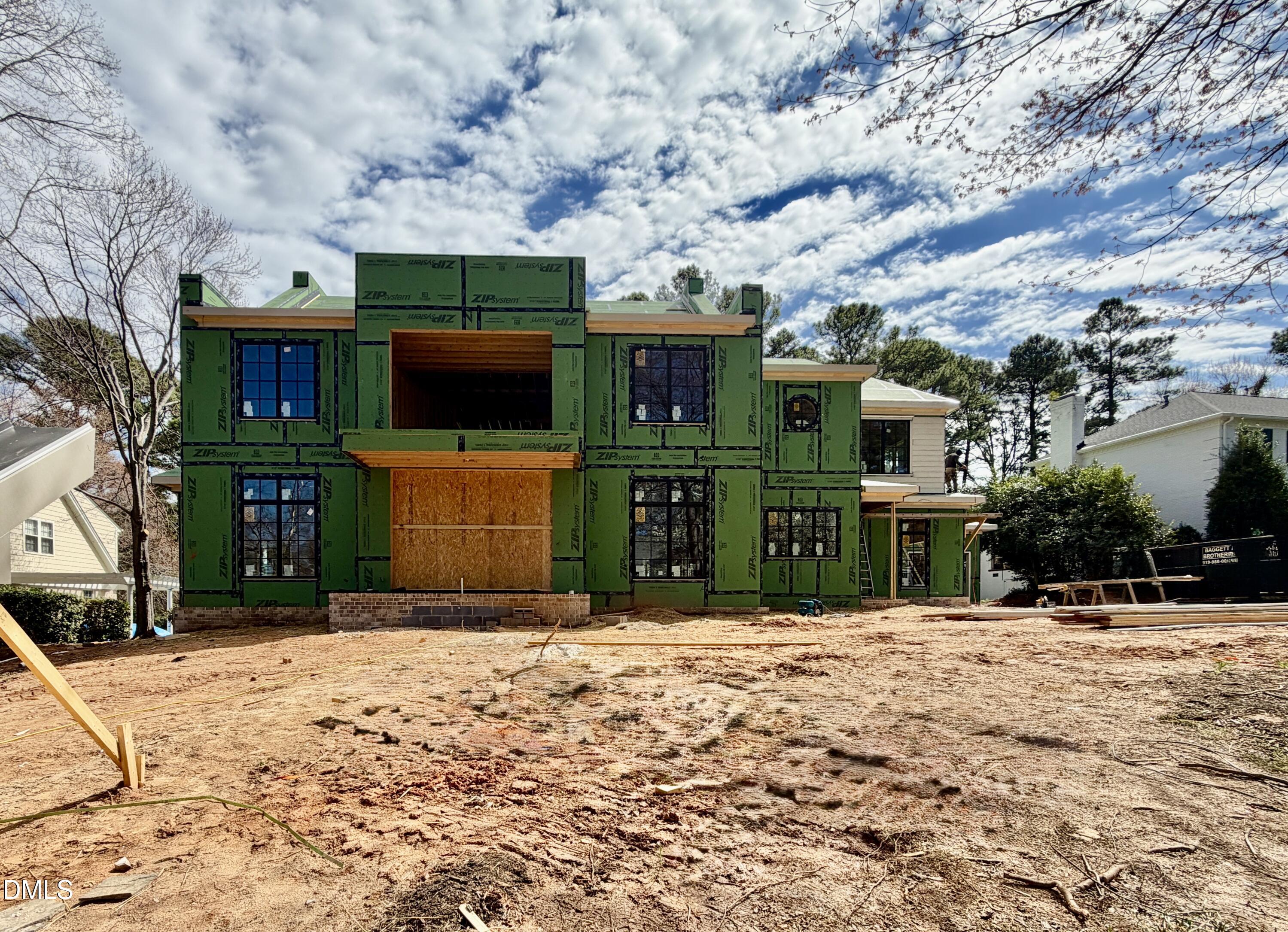 7136 North Ridge Drive