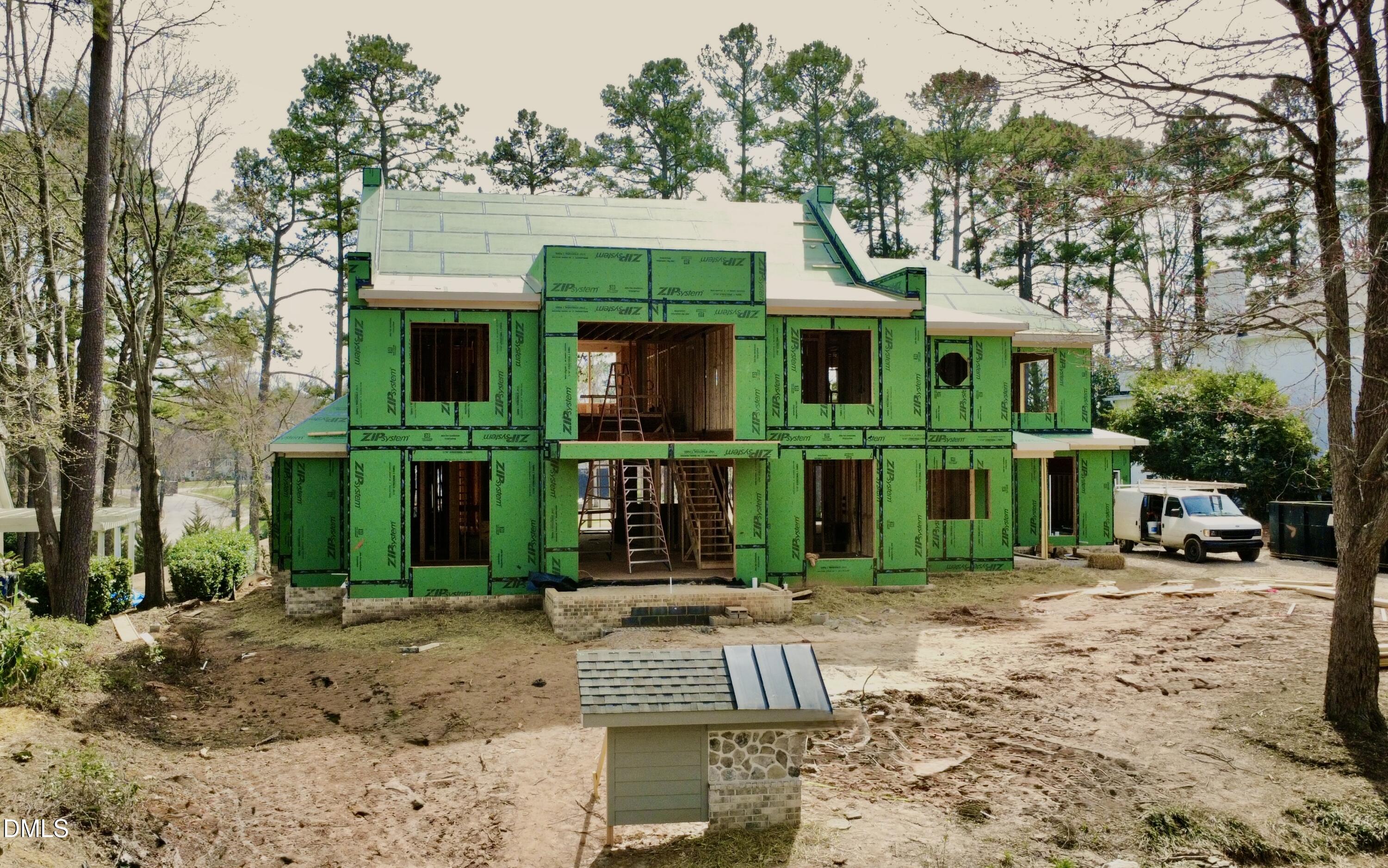 7136 North Ridge Drive