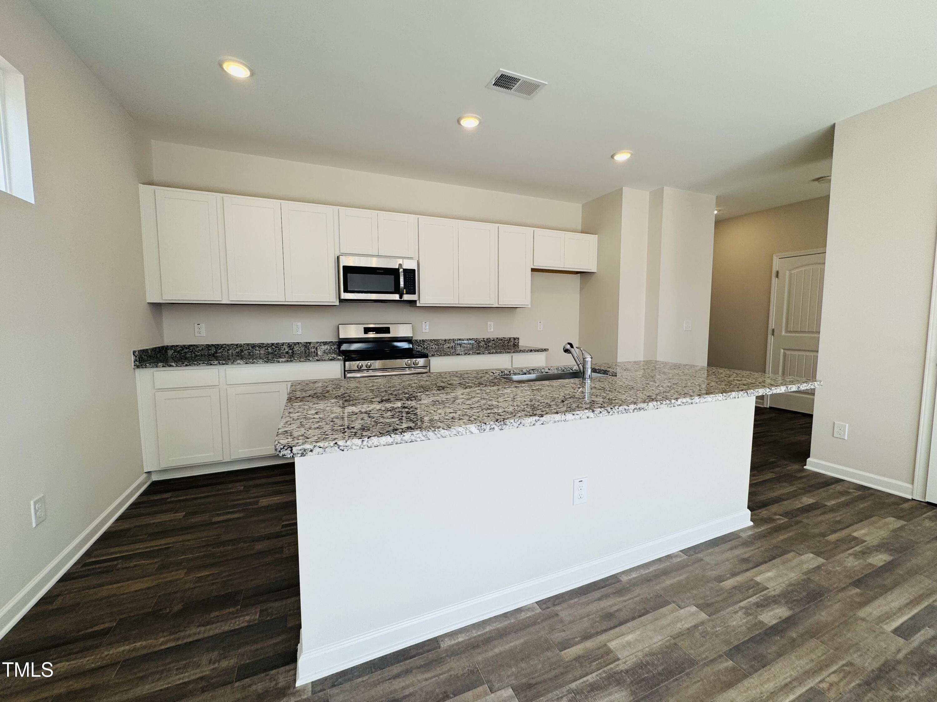 83 Commons Circle 236