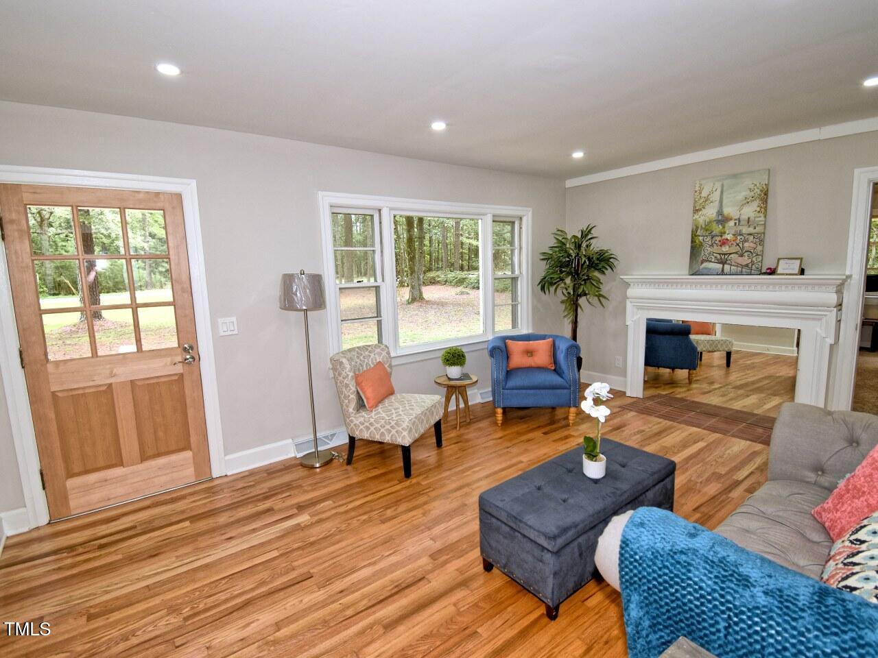 906 Perry Road