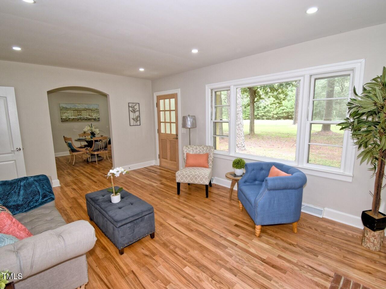 906 Perry Road