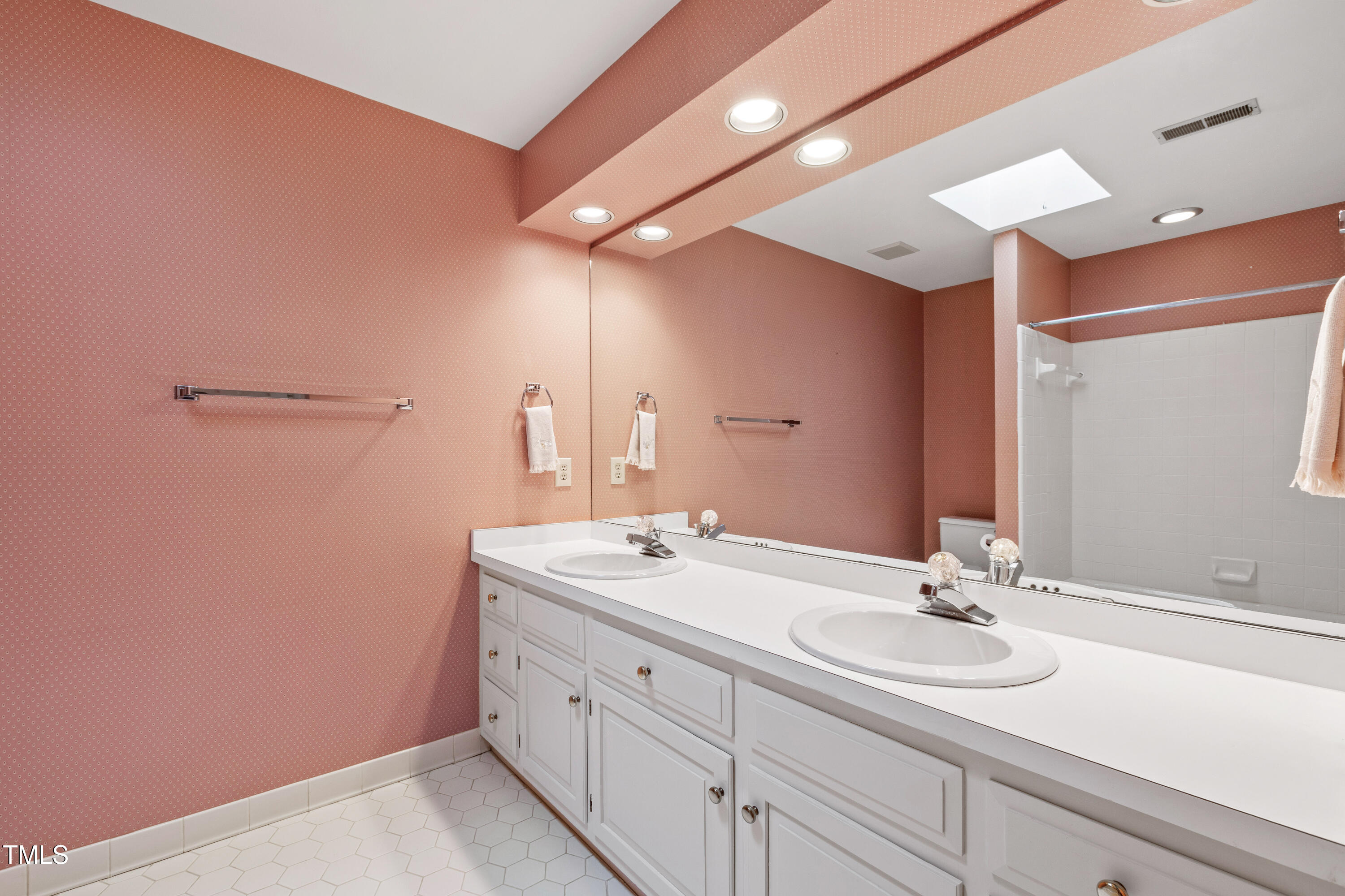 Raleigh, North Carolina 27612, United States, 4 Bedrooms Bedrooms, ,4 BathroomsBathrooms,Residential,Active,109105