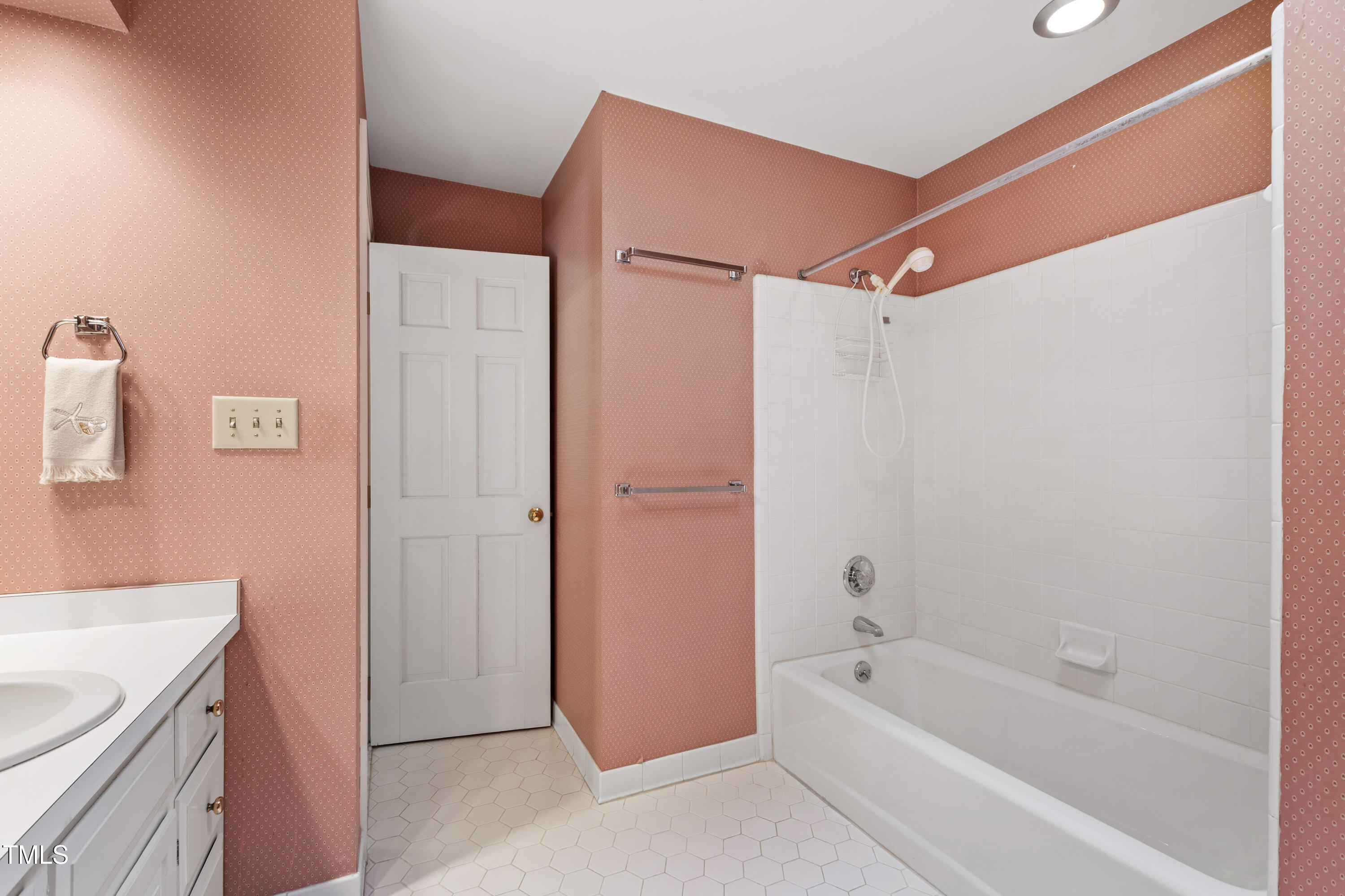 Raleigh, North Carolina 27612, United States, 4 Bedrooms Bedrooms, ,4 BathroomsBathrooms,Residential,Active,109105