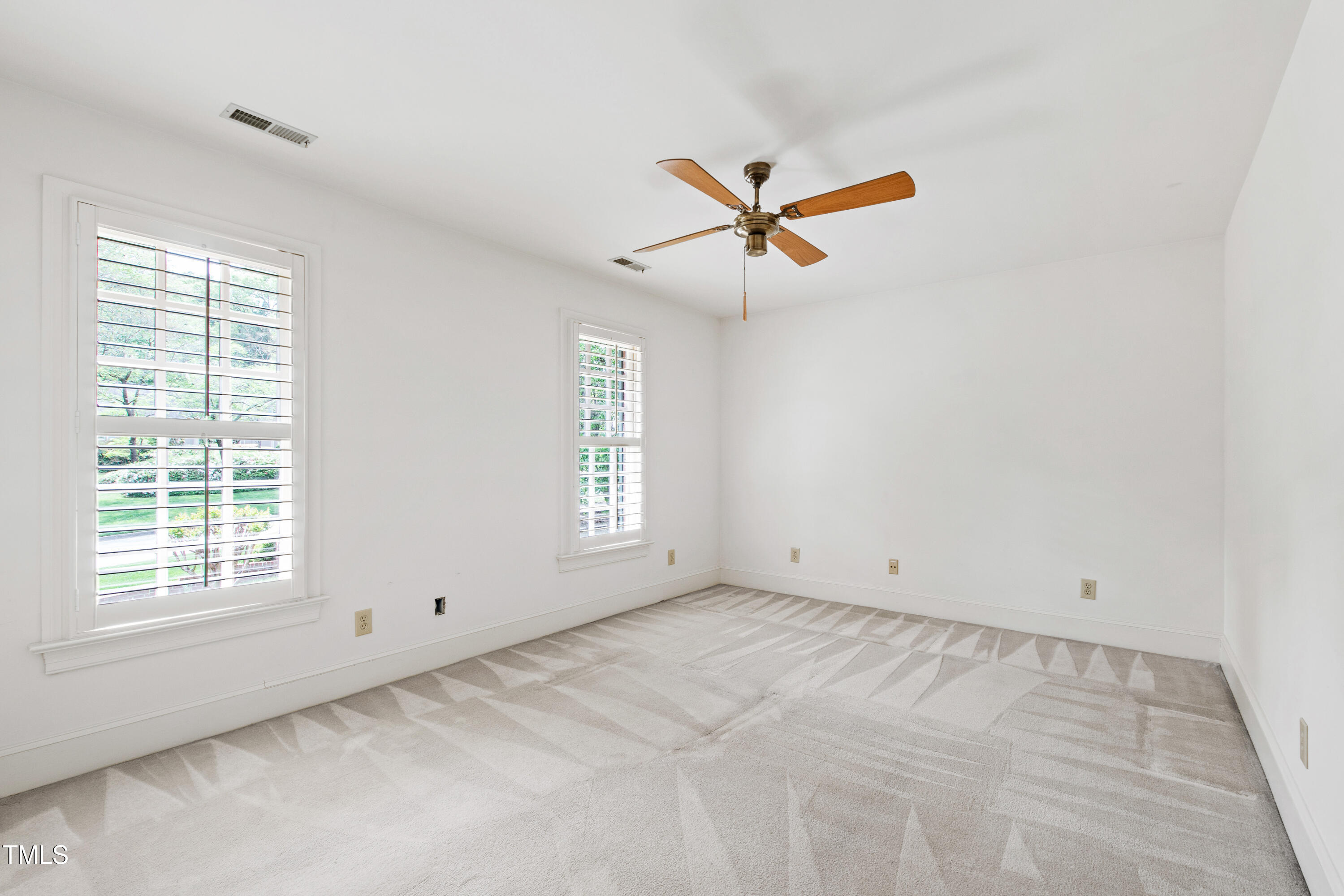 Raleigh, North Carolina 27612, United States, 4 Bedrooms Bedrooms, ,4 BathroomsBathrooms,Residential,Active,109105