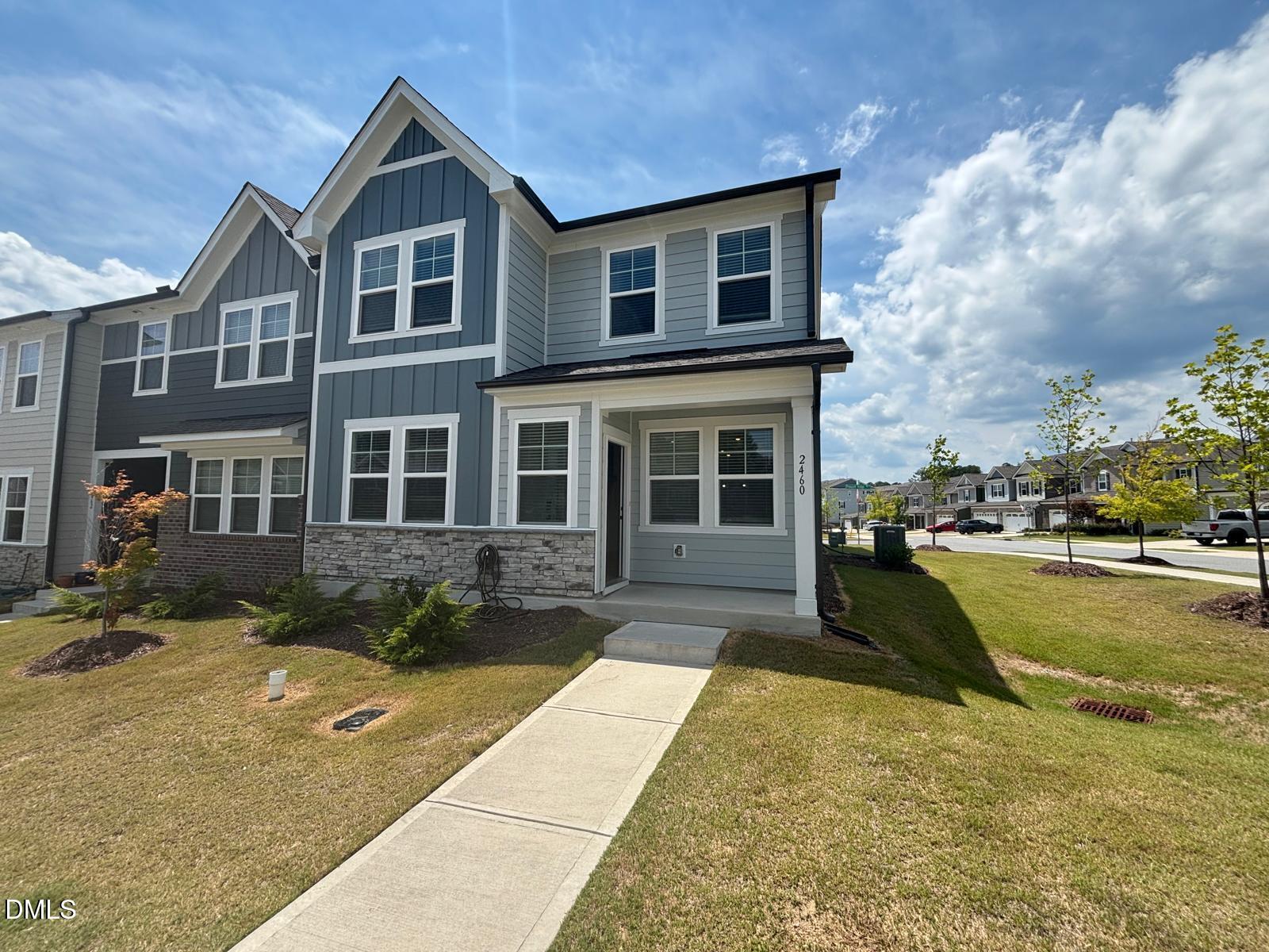 2460 E Hutch Lane