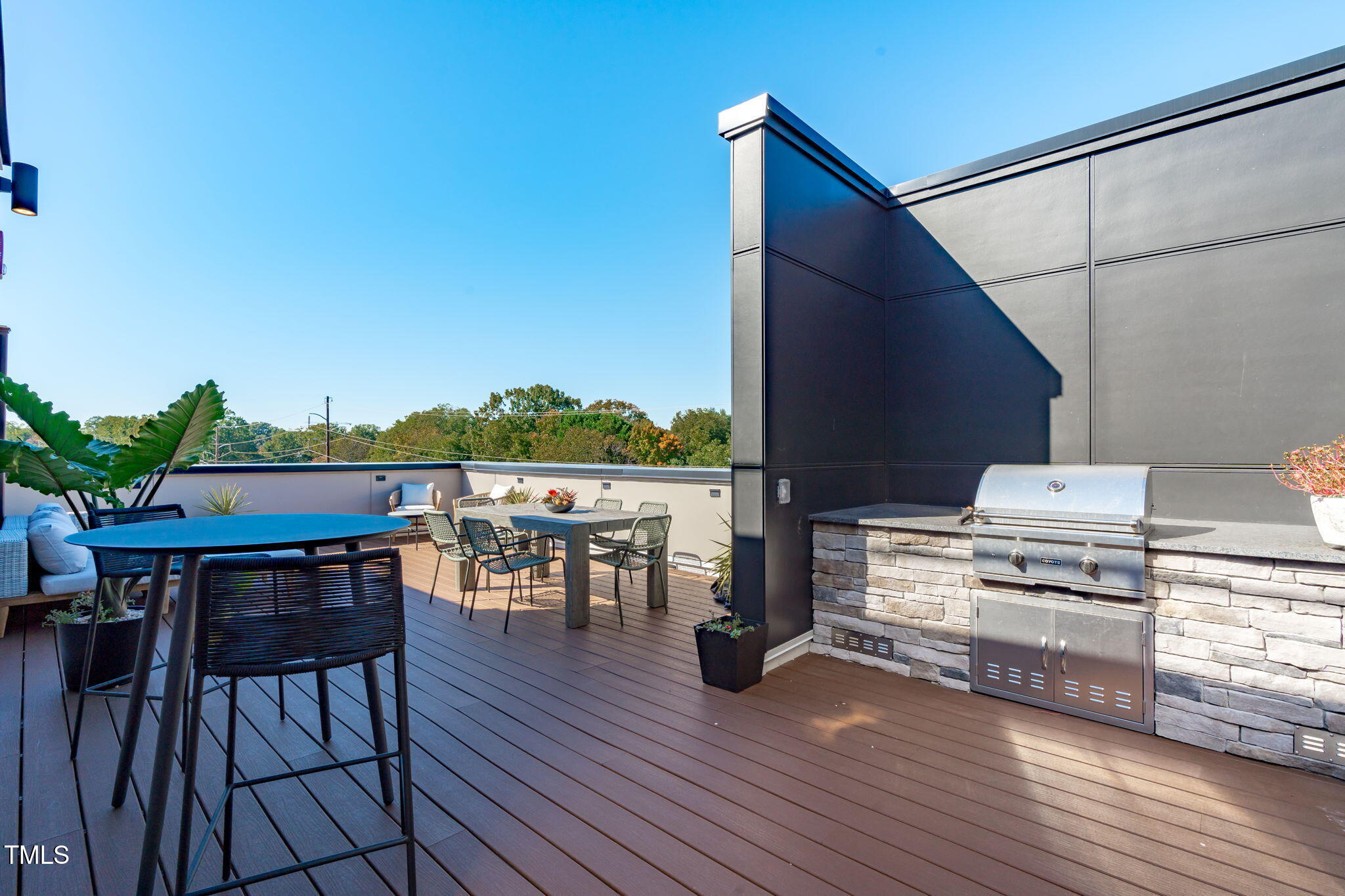 615 W Peace Street 307
